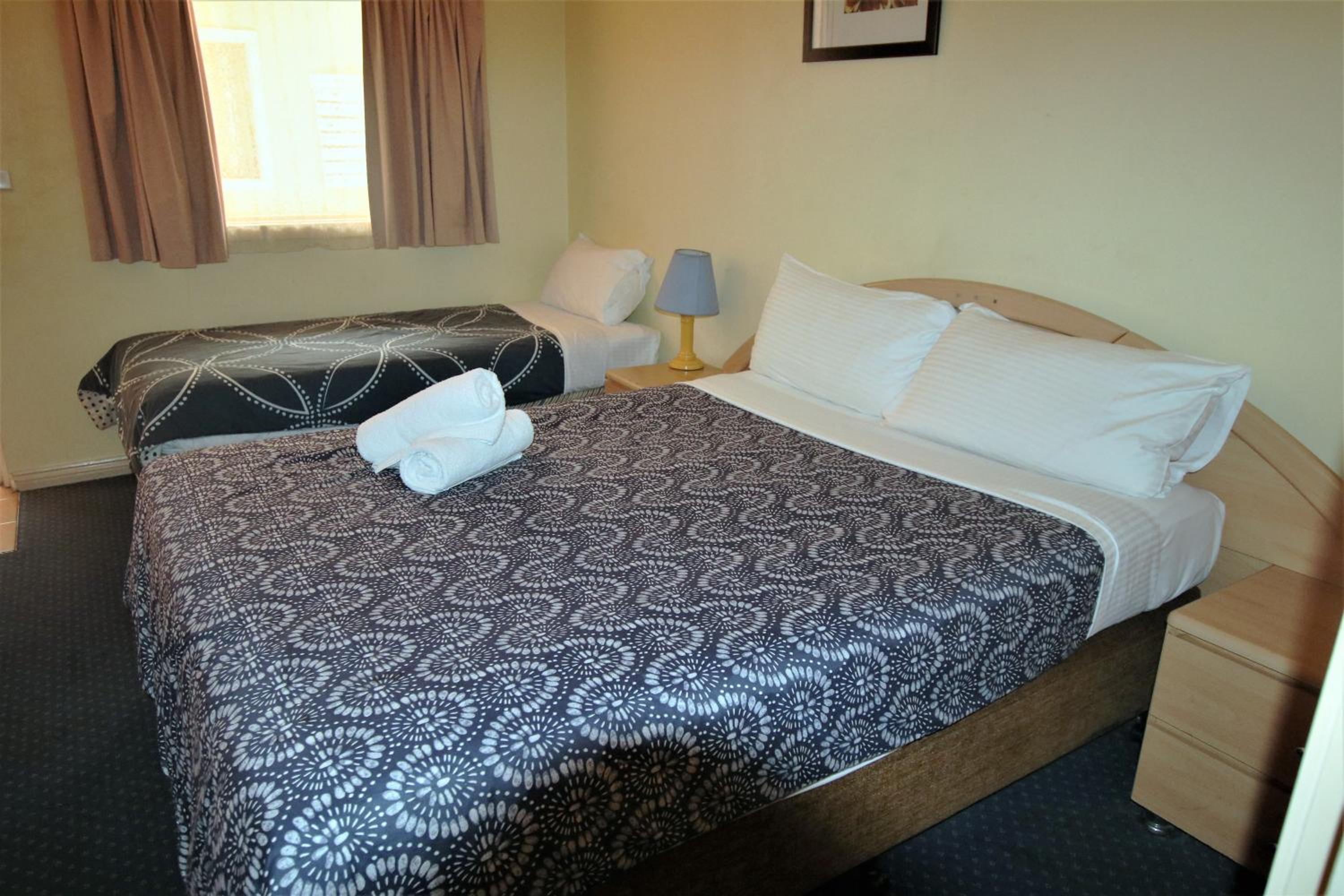 Twin Room - Photo 8