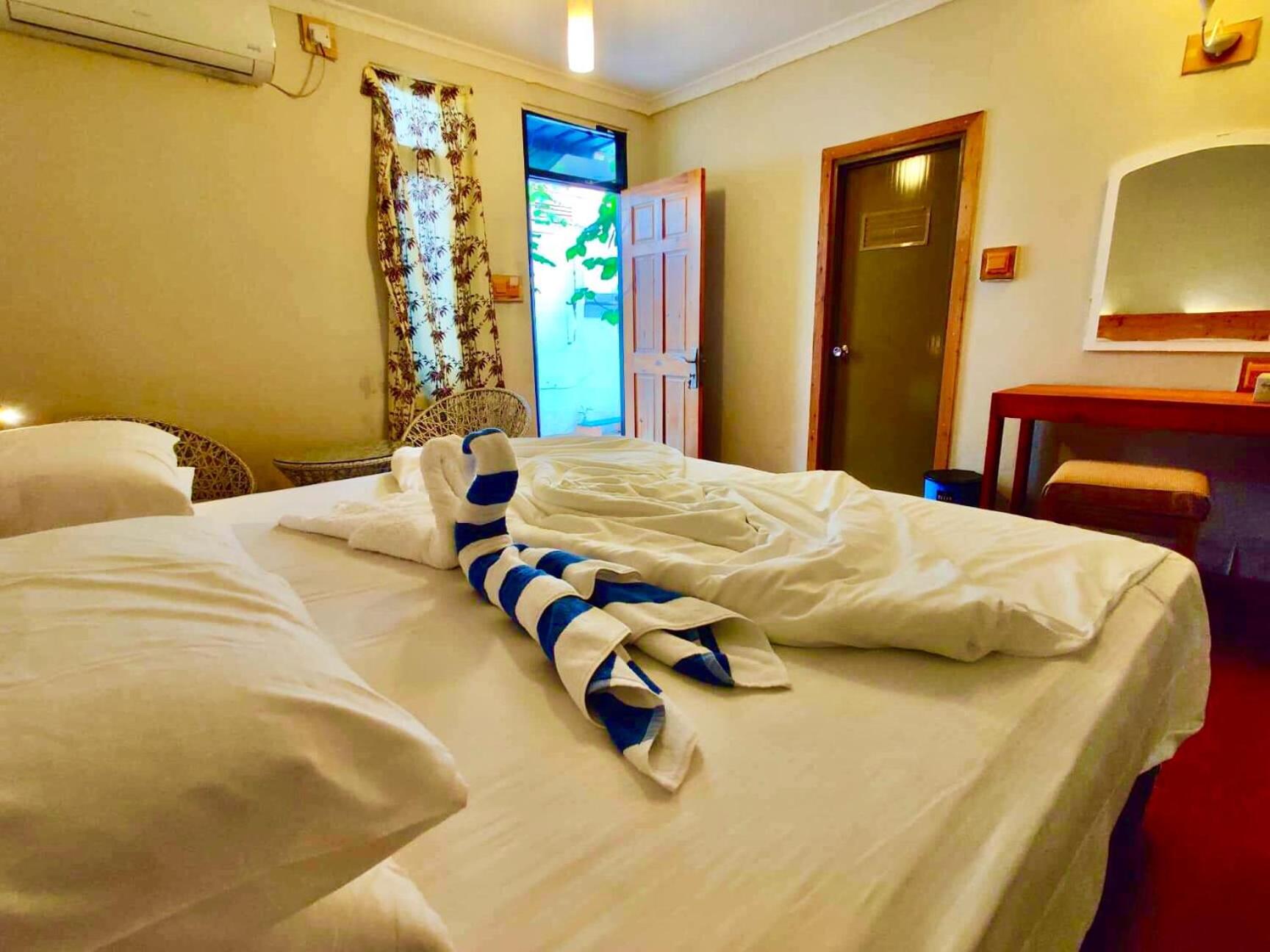 Standard Double Room - Photo 3