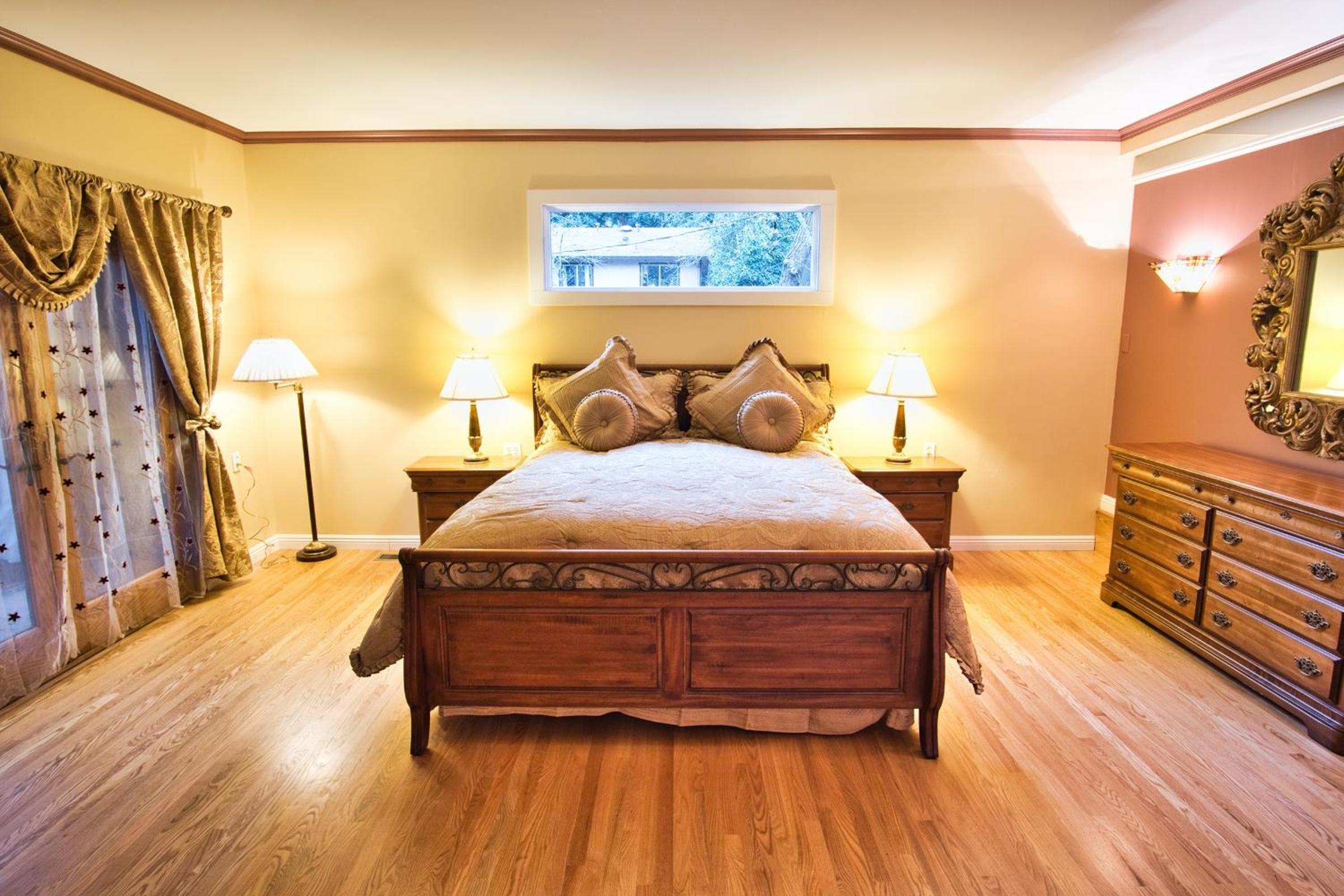 Four-Bedroom House photo 3