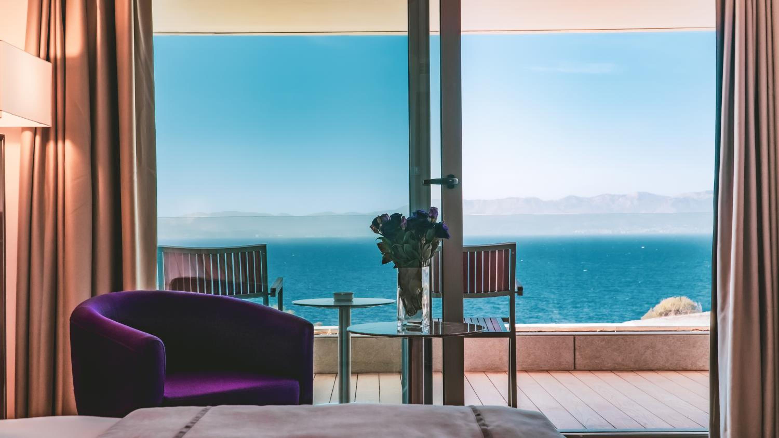 Deluxe Double Room with Balcony and Sea View - Photo 7