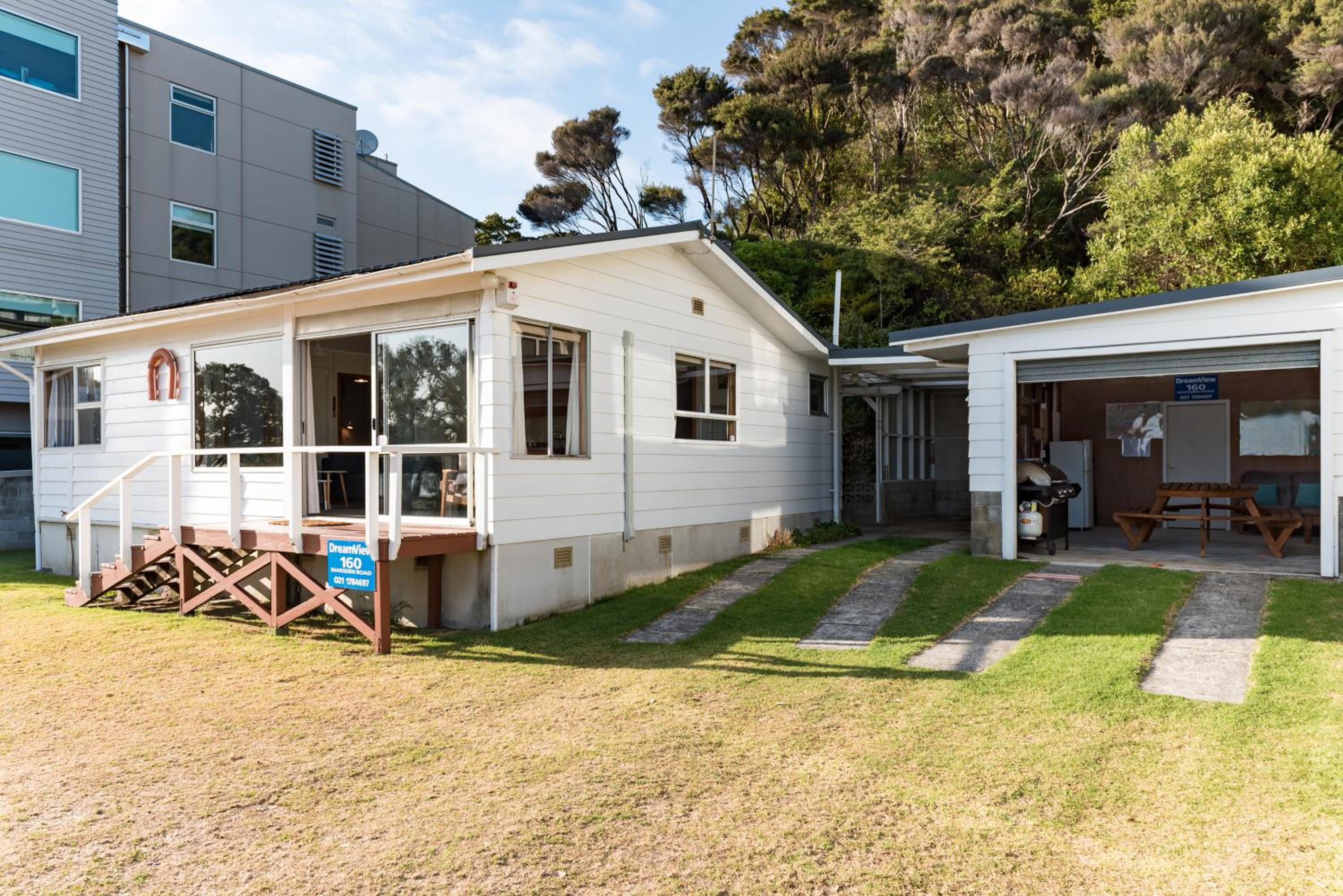 Three-Bedroom House photo 2