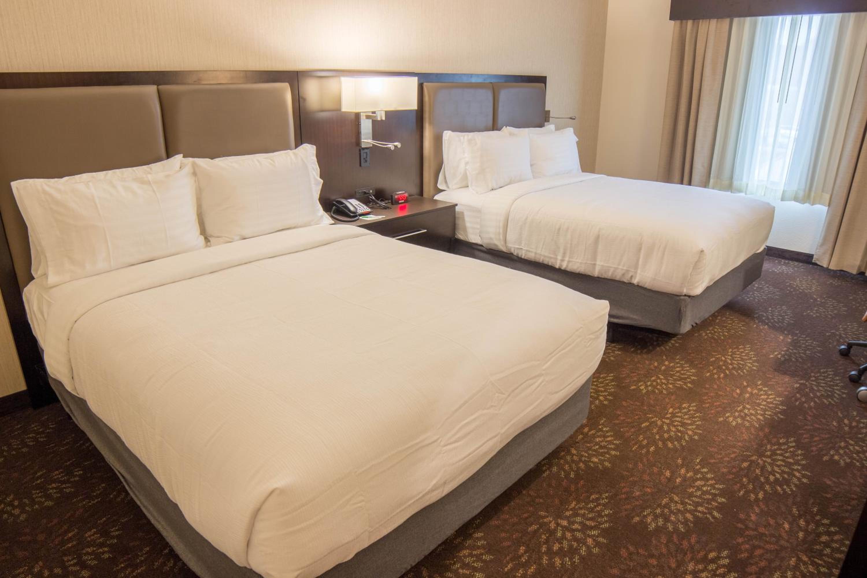 Standard Queen Room with Two Queen Beds - Communications Accessible photo 1