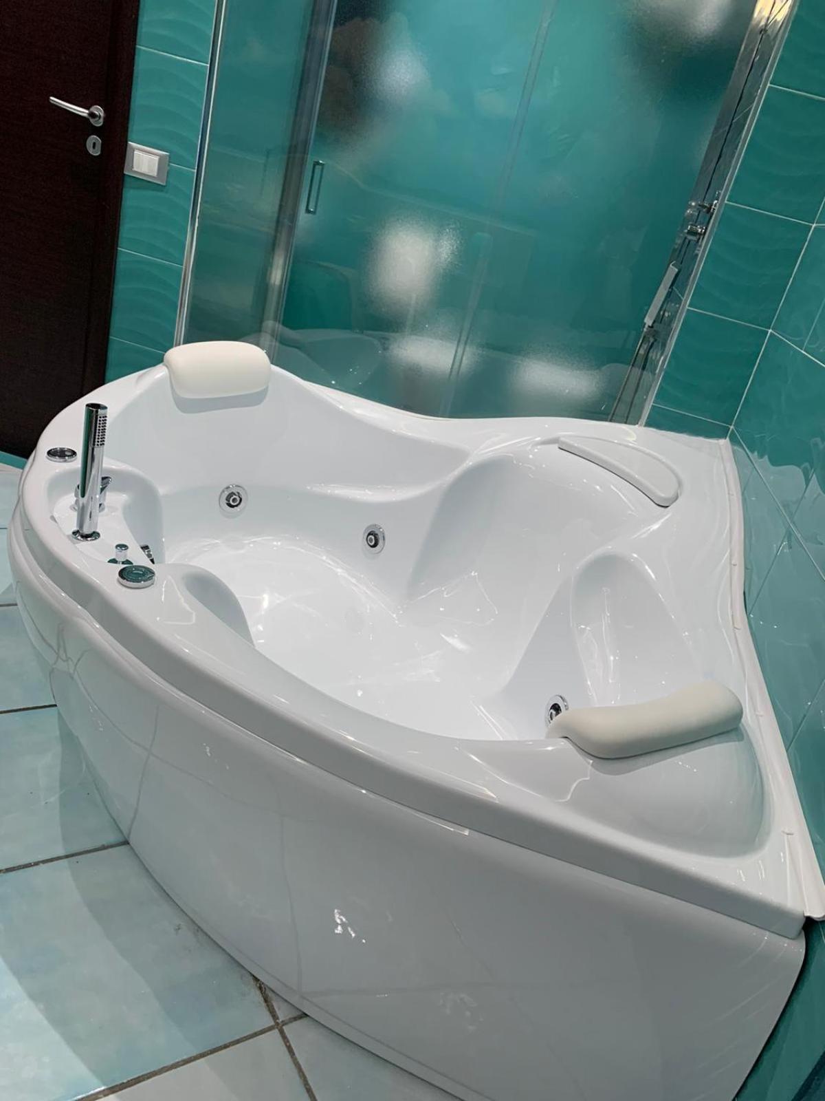 Deluxe Suite With Spa Bath photo 2