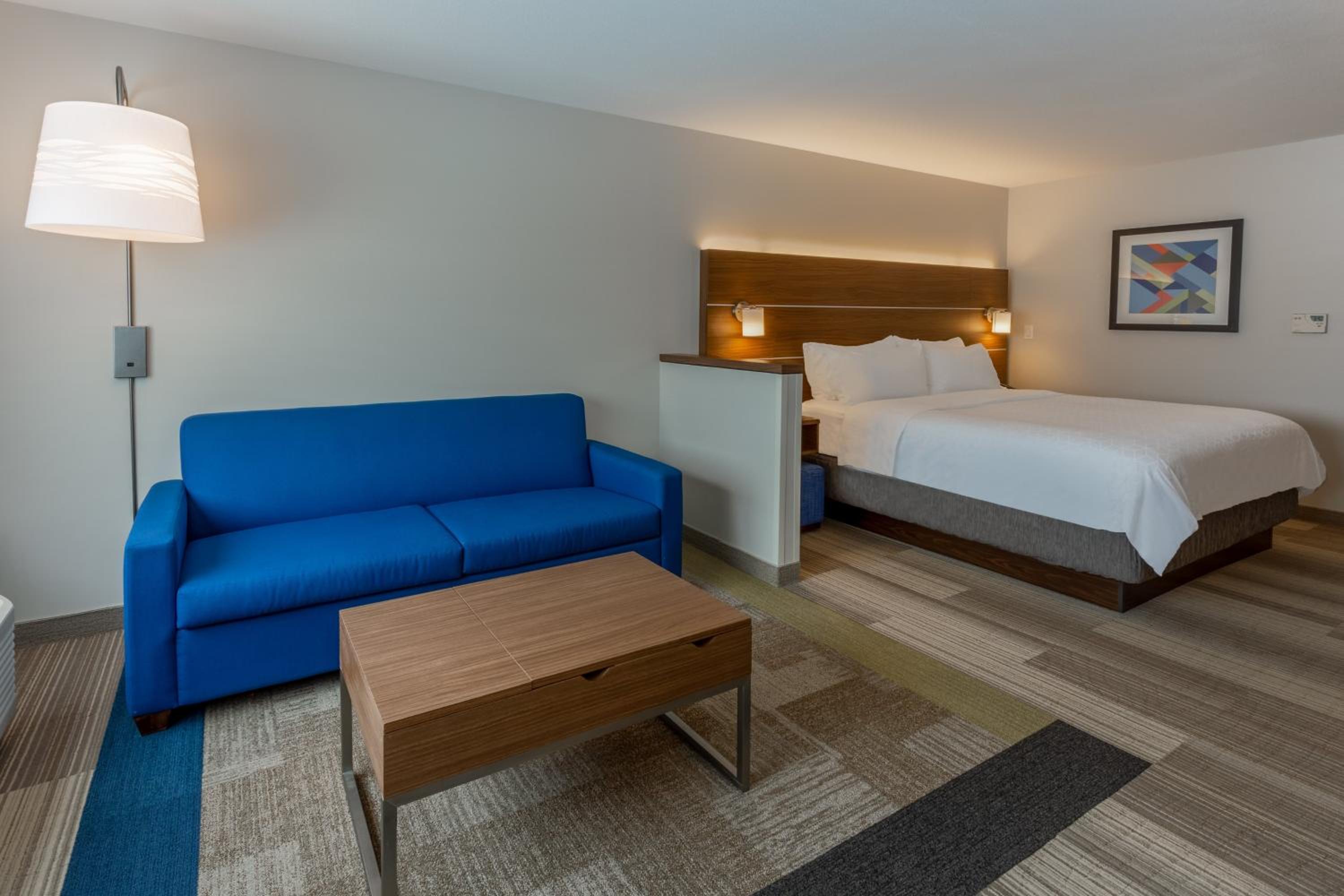 Holiday Inn Express & Suites - Rice Lake by IHG