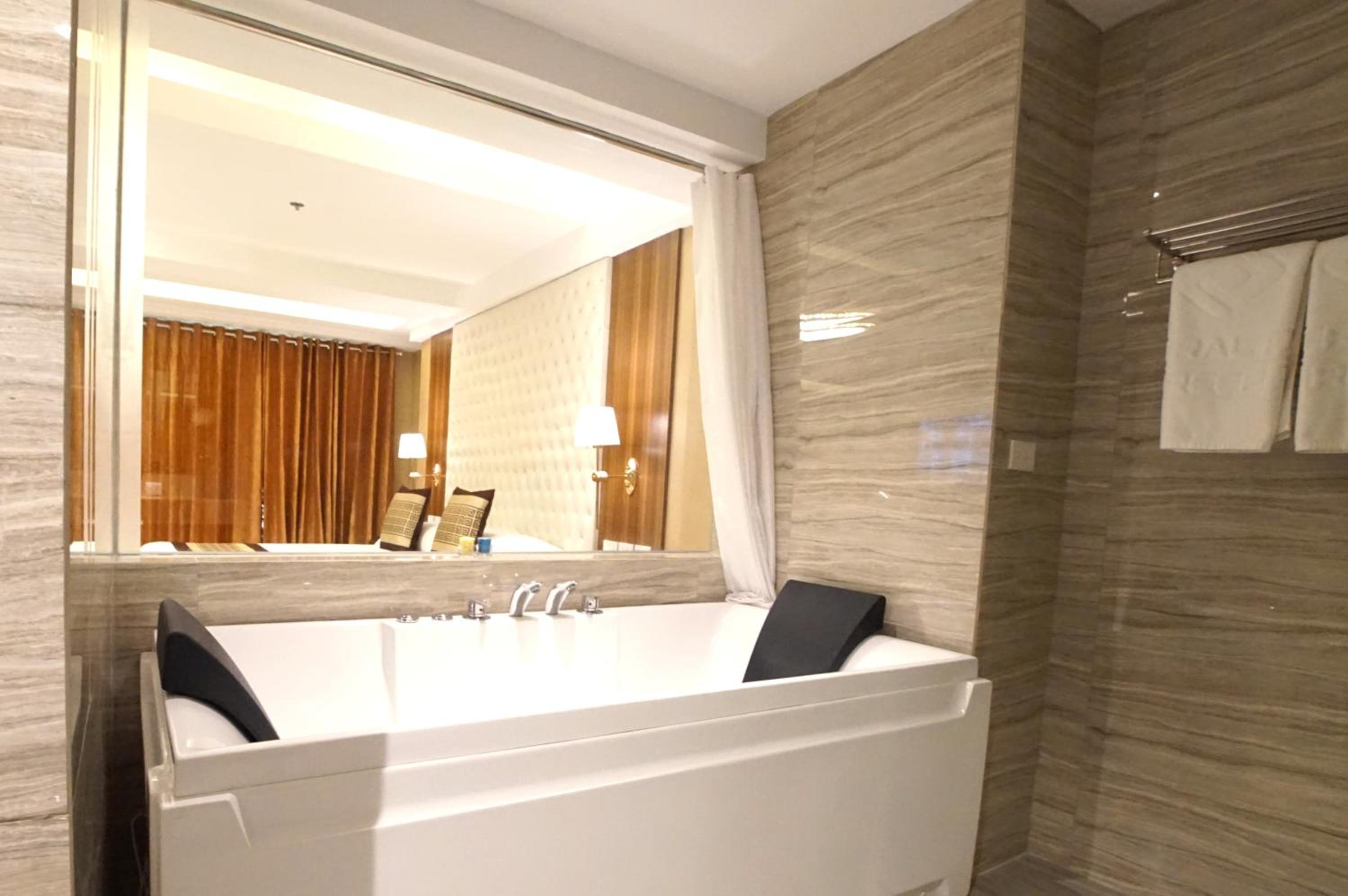 Admiral Suite - Photo 10