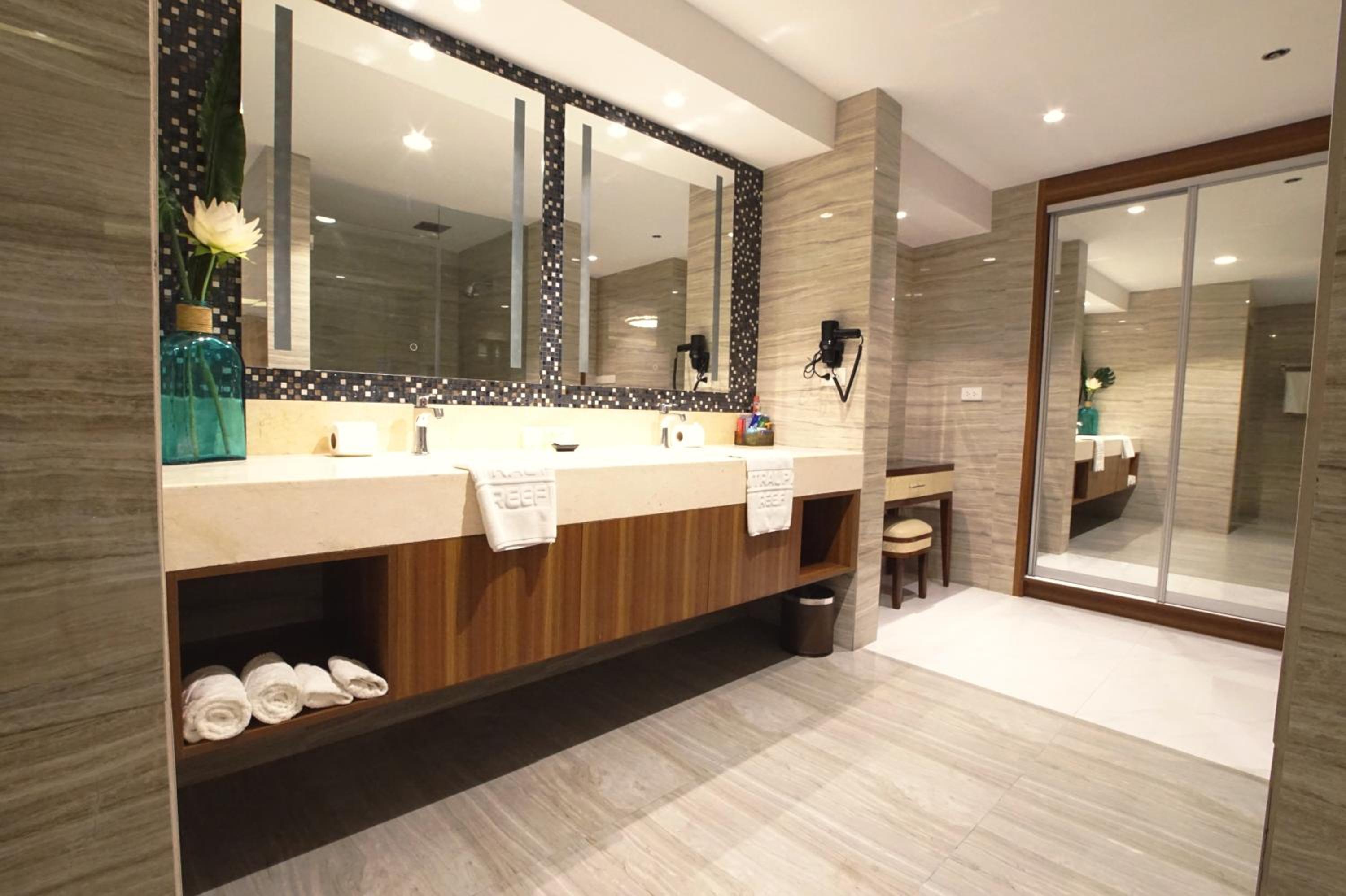 Admiral Suite - Photo 11