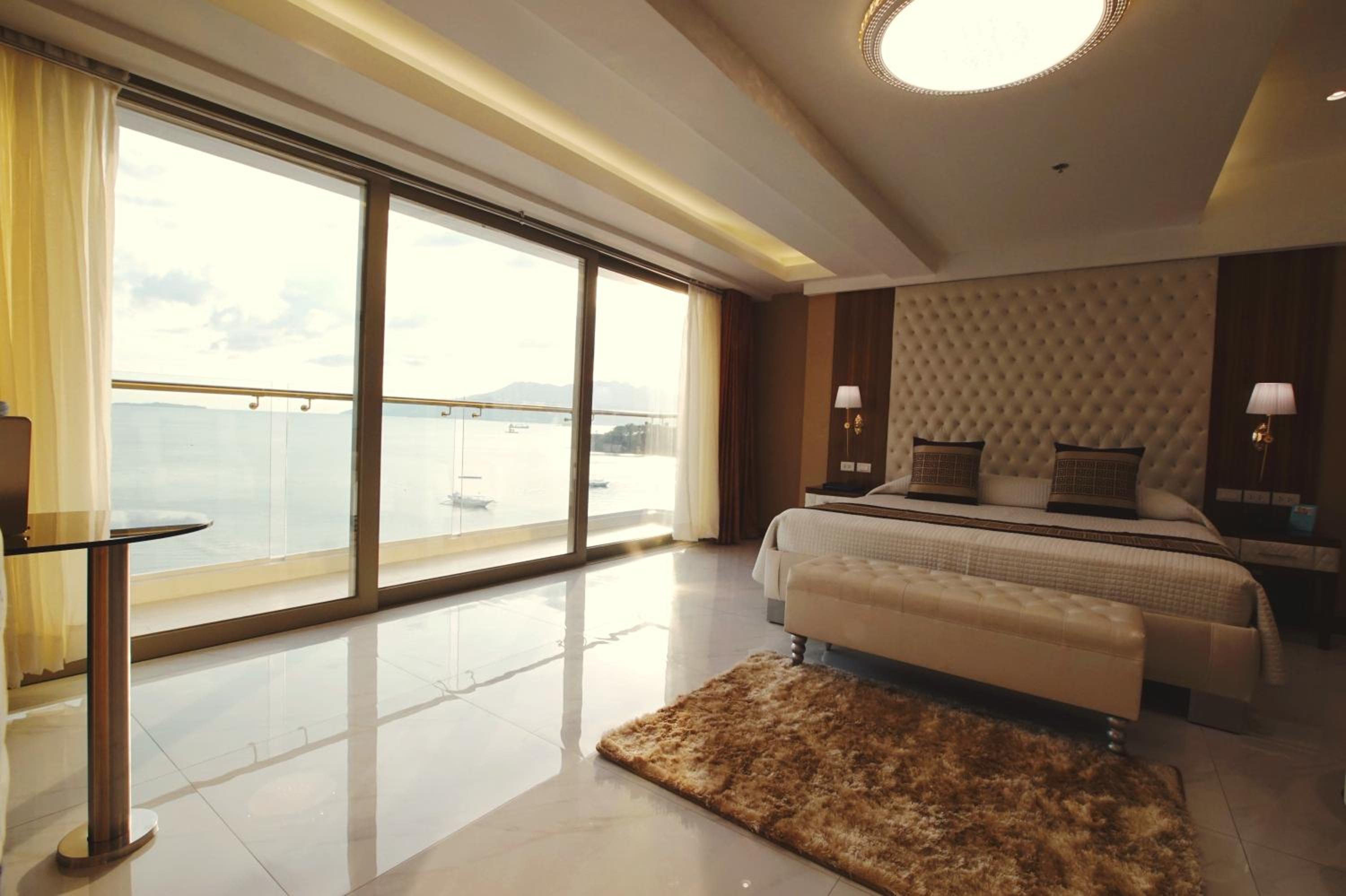 Admiral Suite - Photo 2