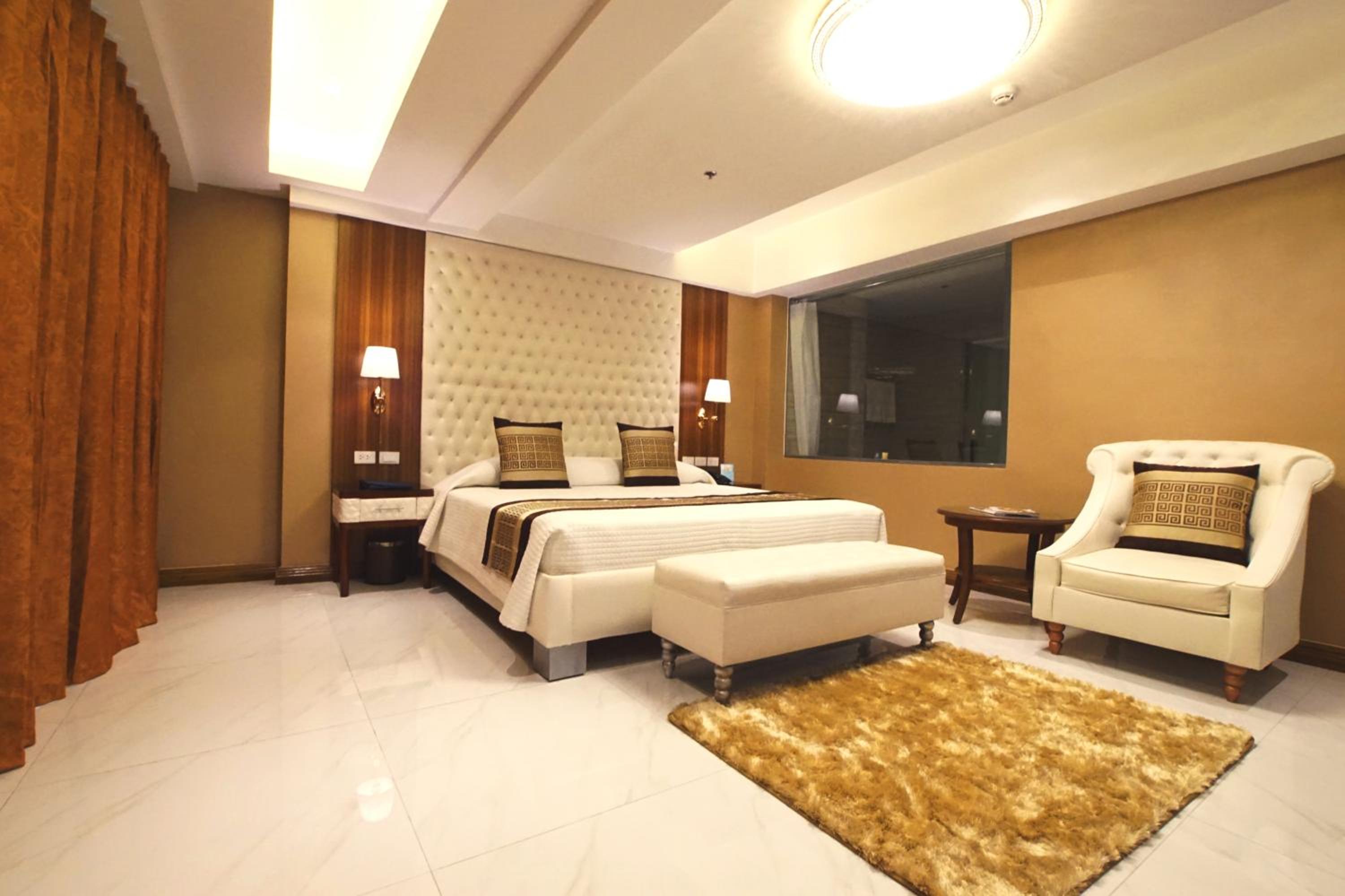 Admiral Suite - Photo 3