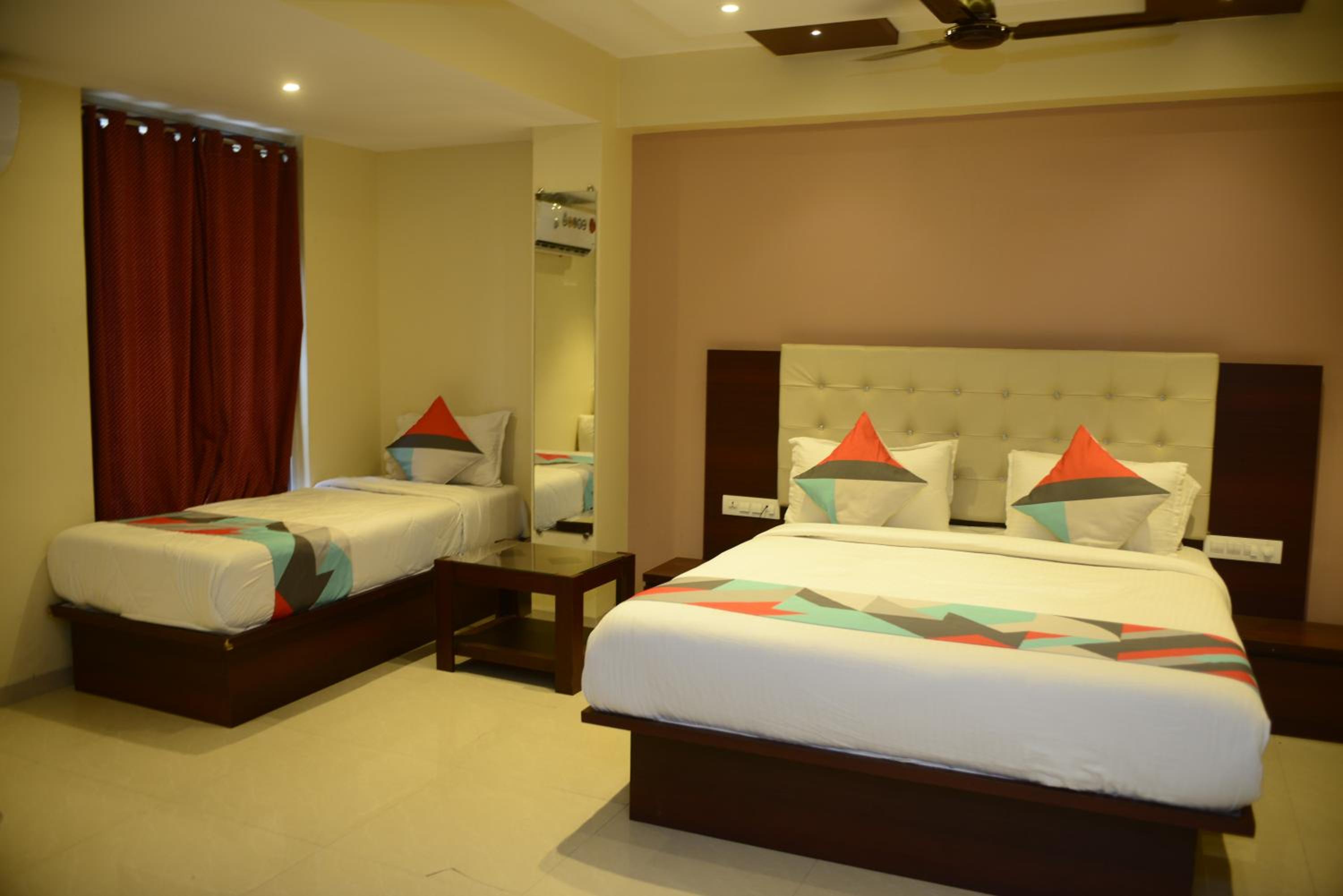 Family Room - Photo 9