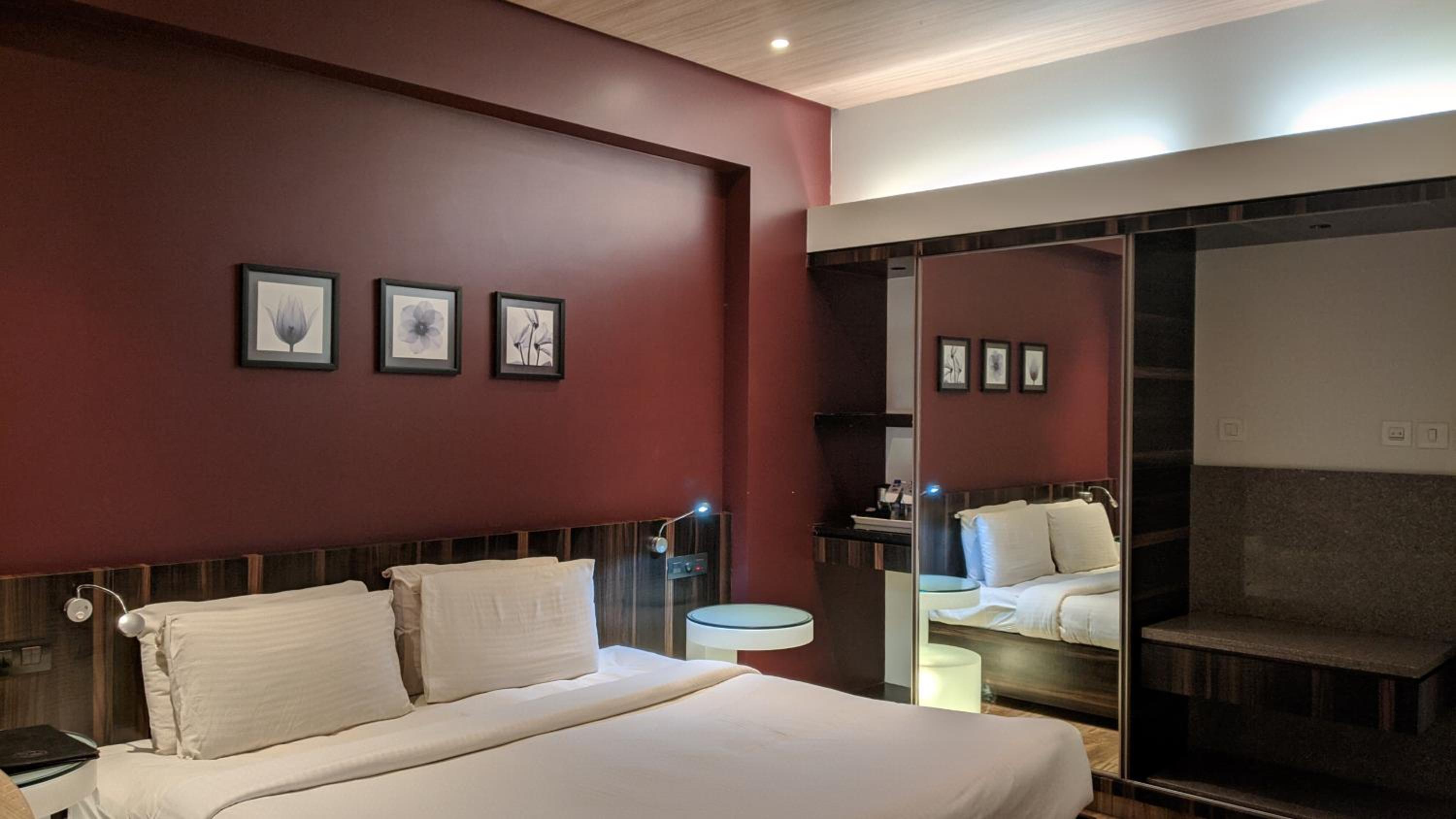 Deluxe Double Room - Photo 15