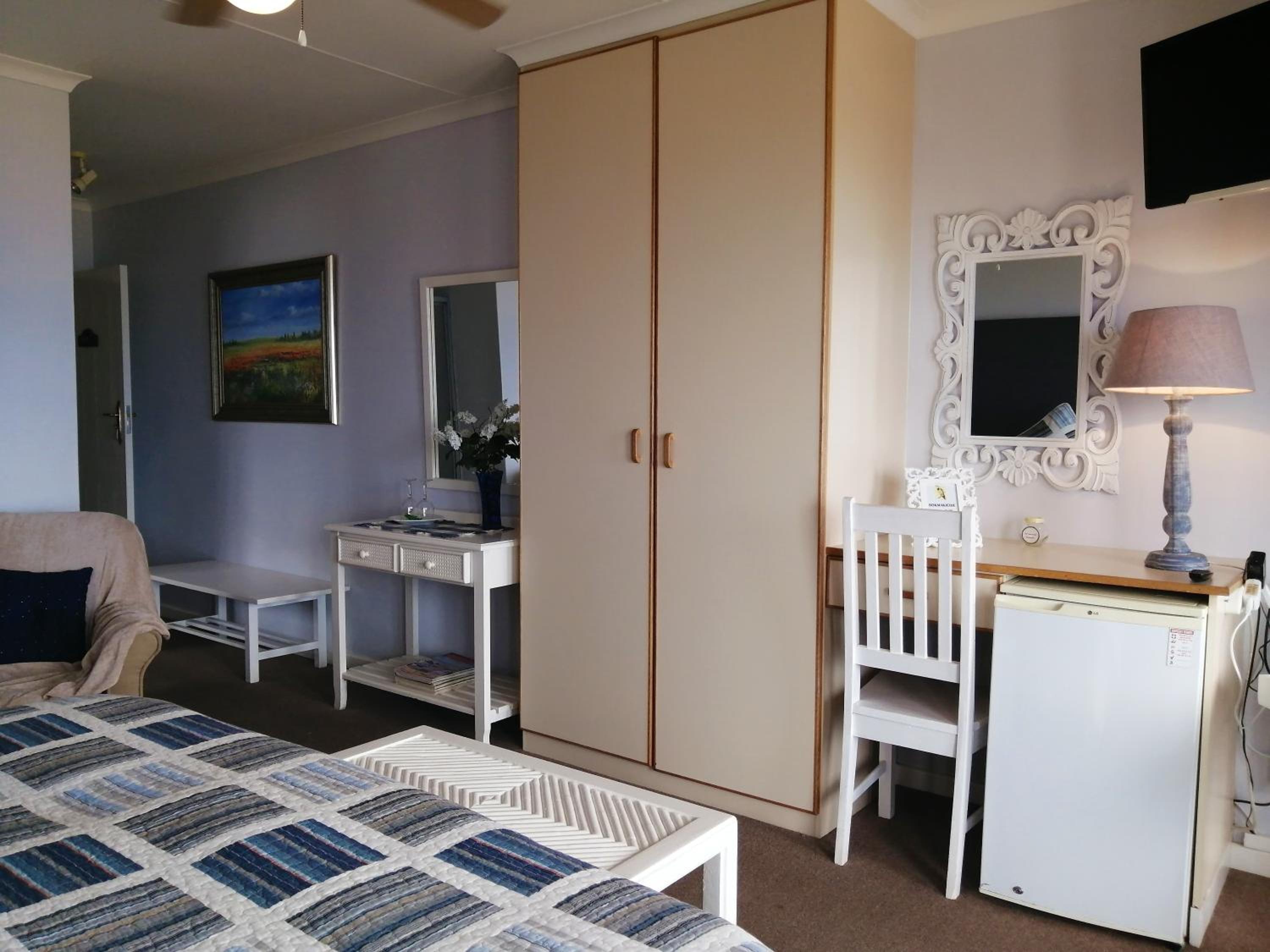 Deluxe Double Room with Sea View - Photo 8