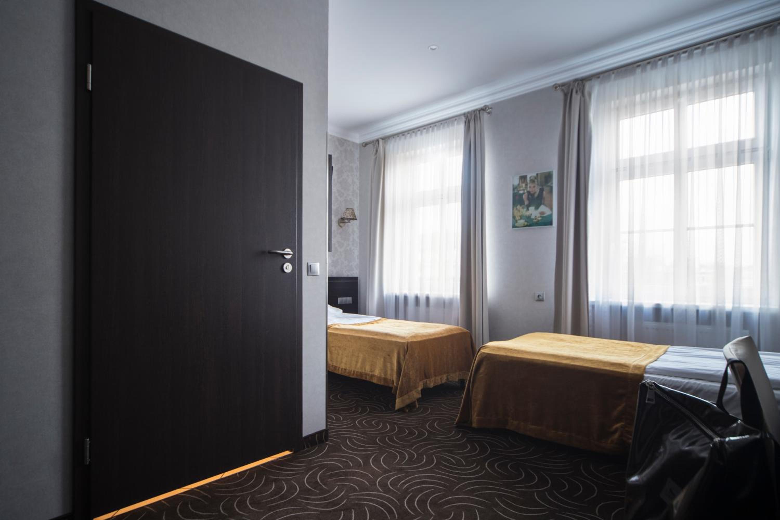 Twin Room - Disability Access photo 1