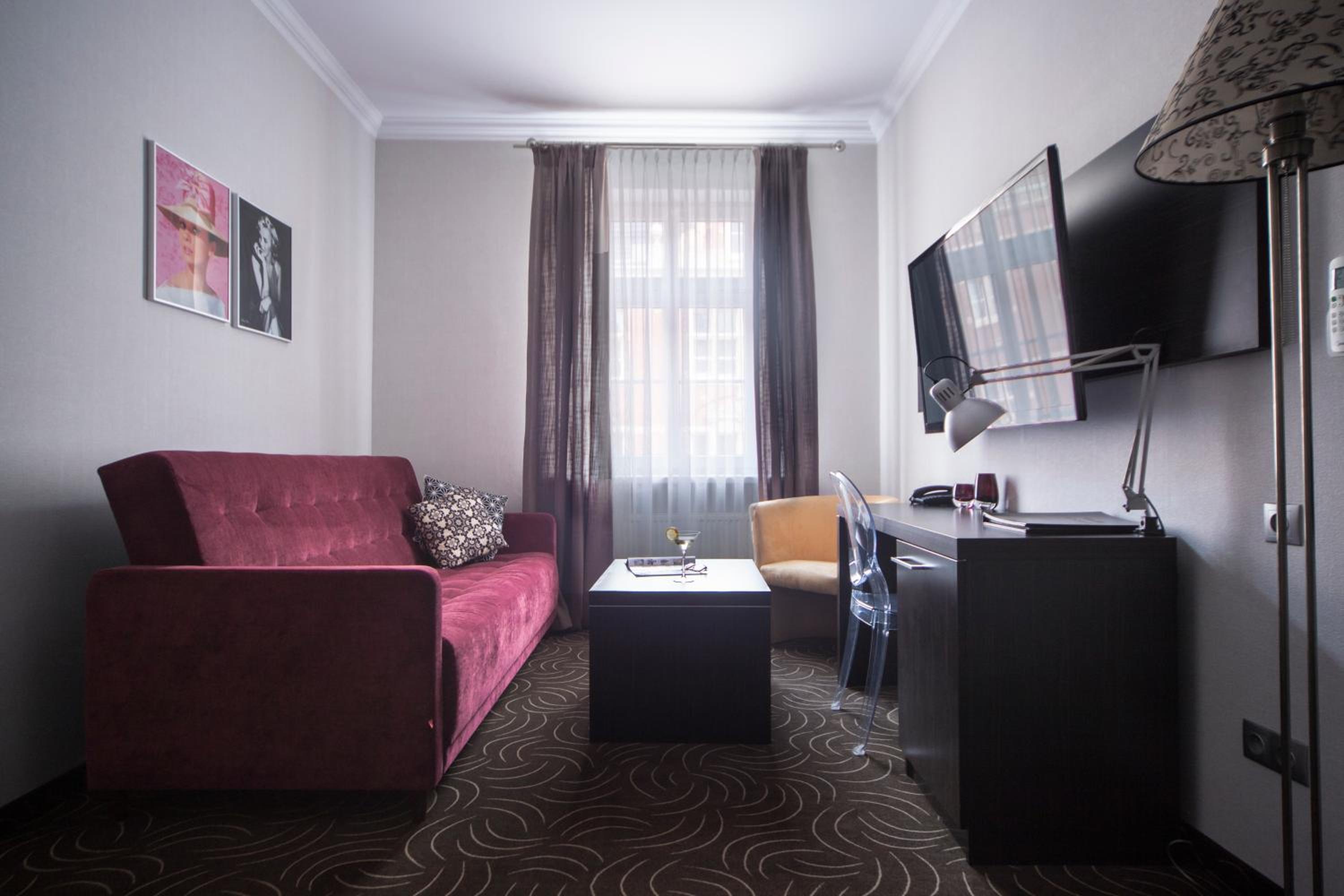 Deluxe Double Room with double sofa photo 3