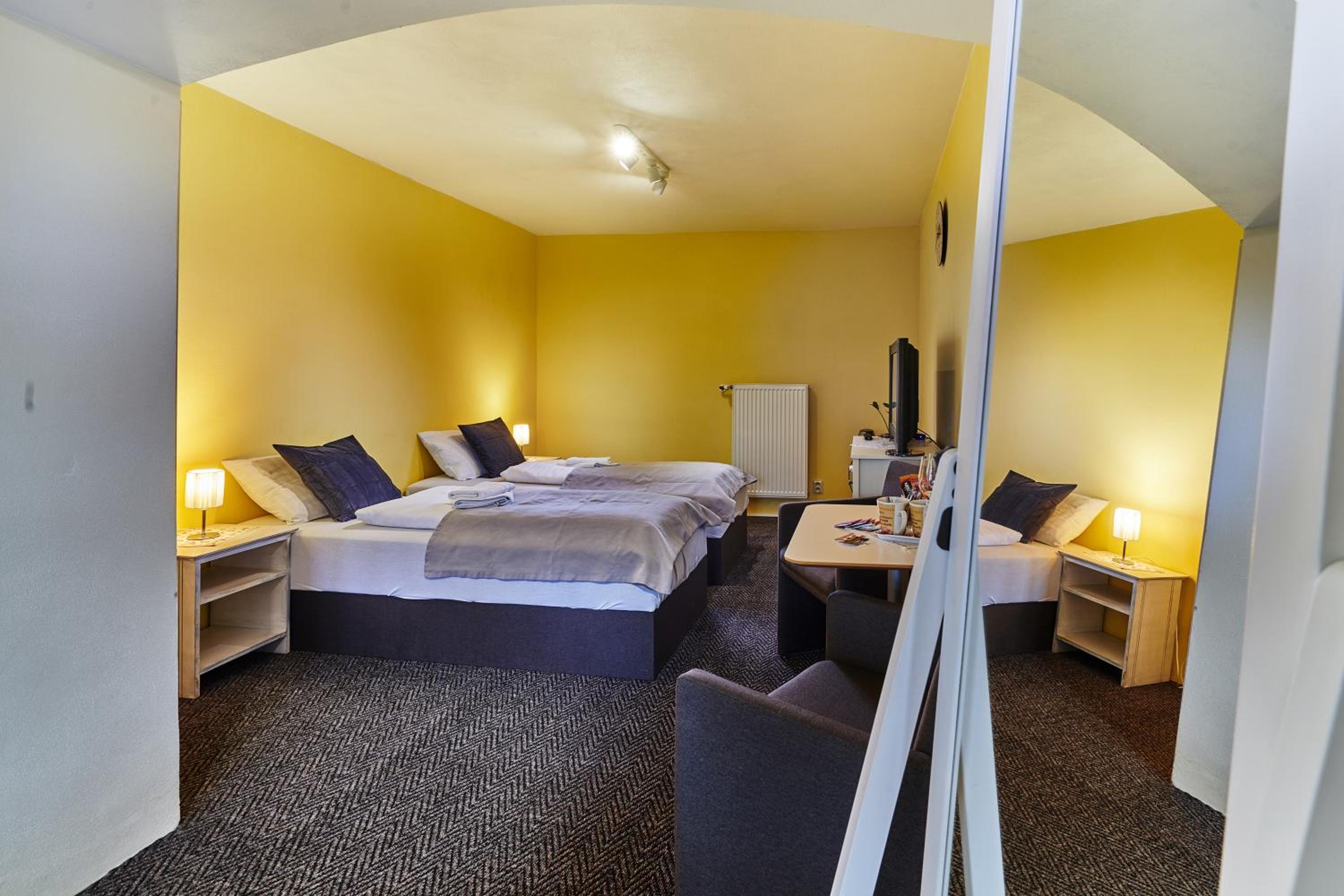 Double or Twin Room with Shower