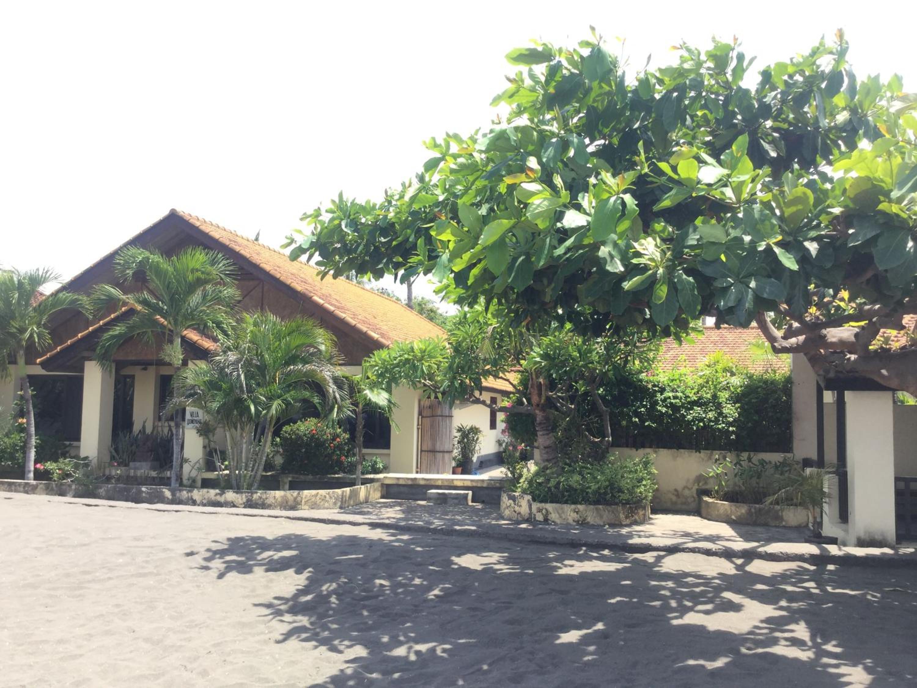 Villa photo 2