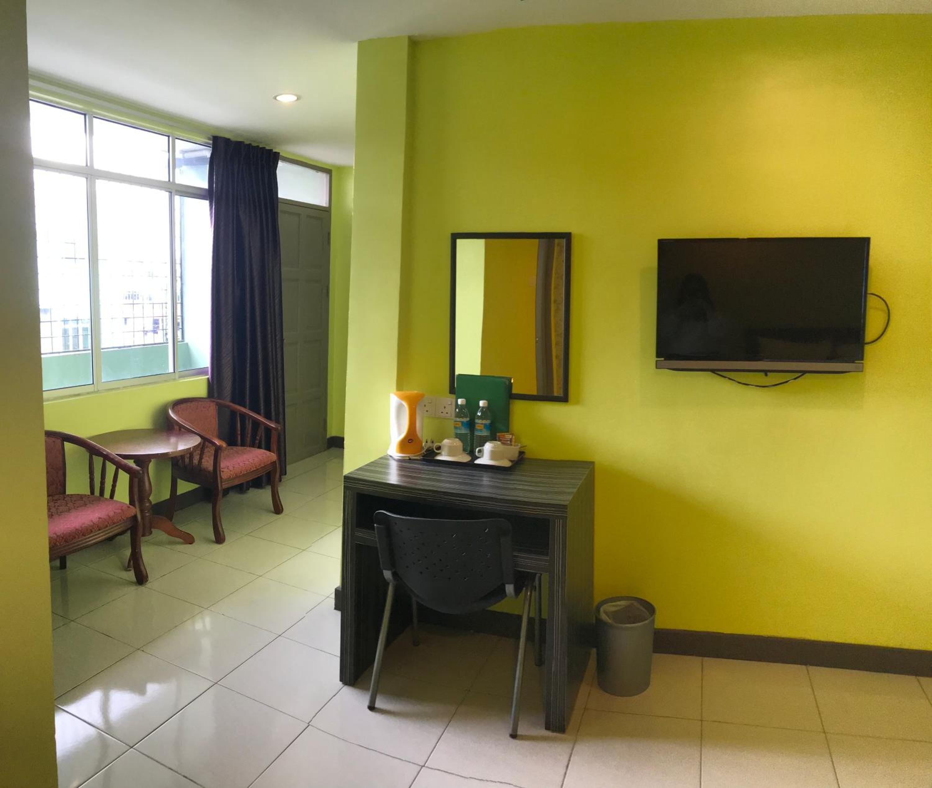 Deluxe Double Room with Balcony photo 2