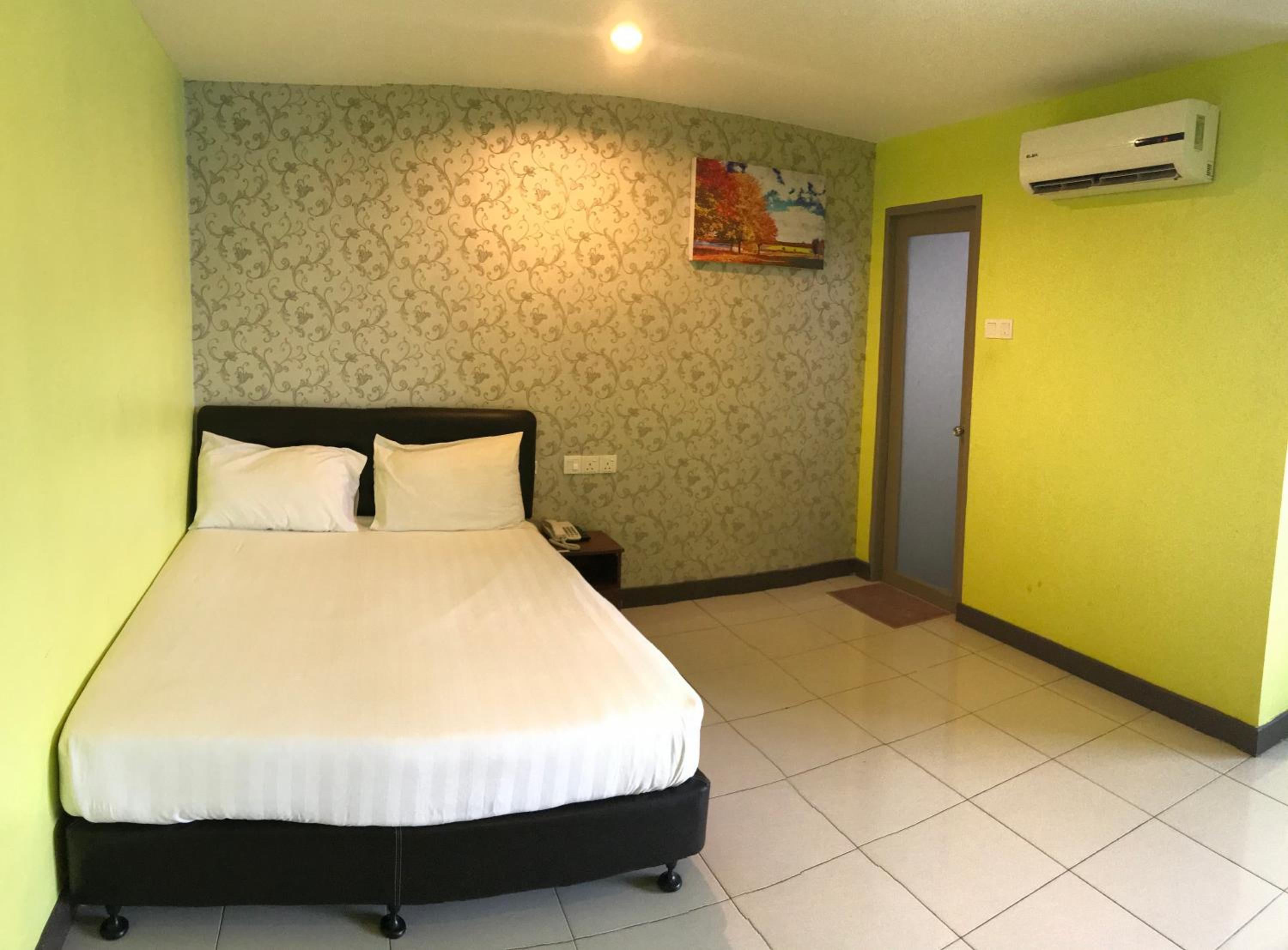 Deluxe Double Room with Balcony photo 1