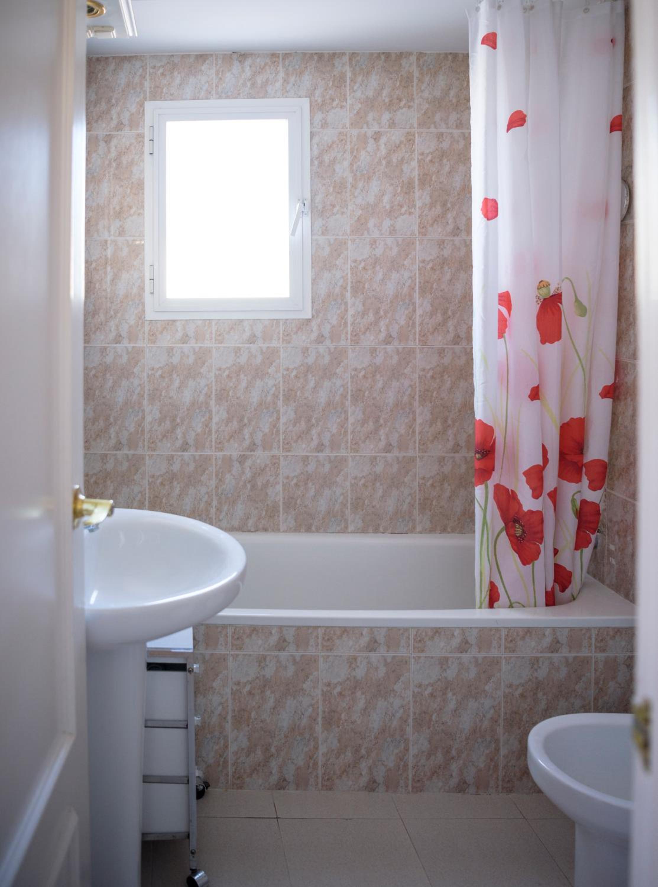 Double Room - Photo 12