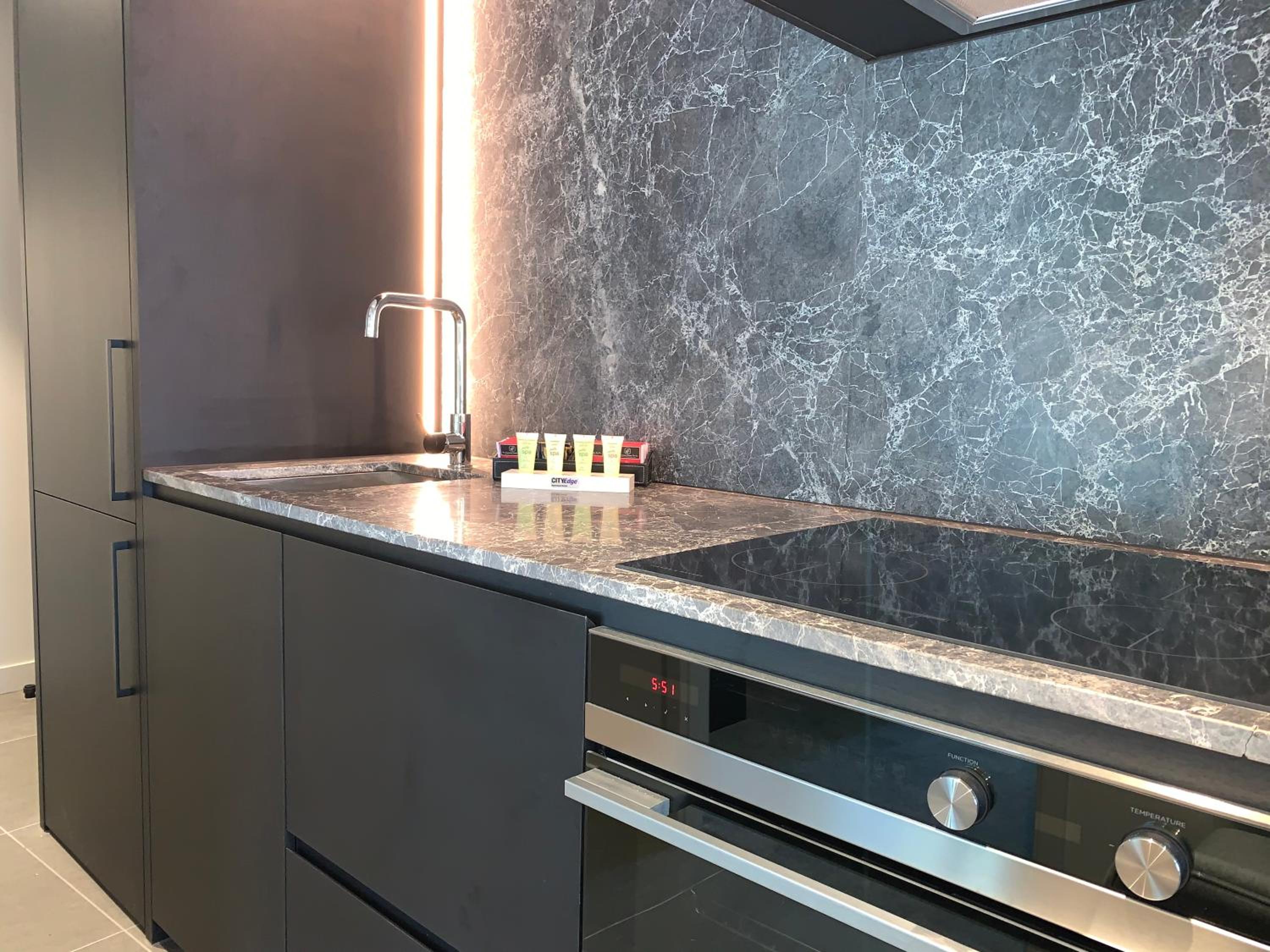 Premium One Bedroom Apartment - Photo 2