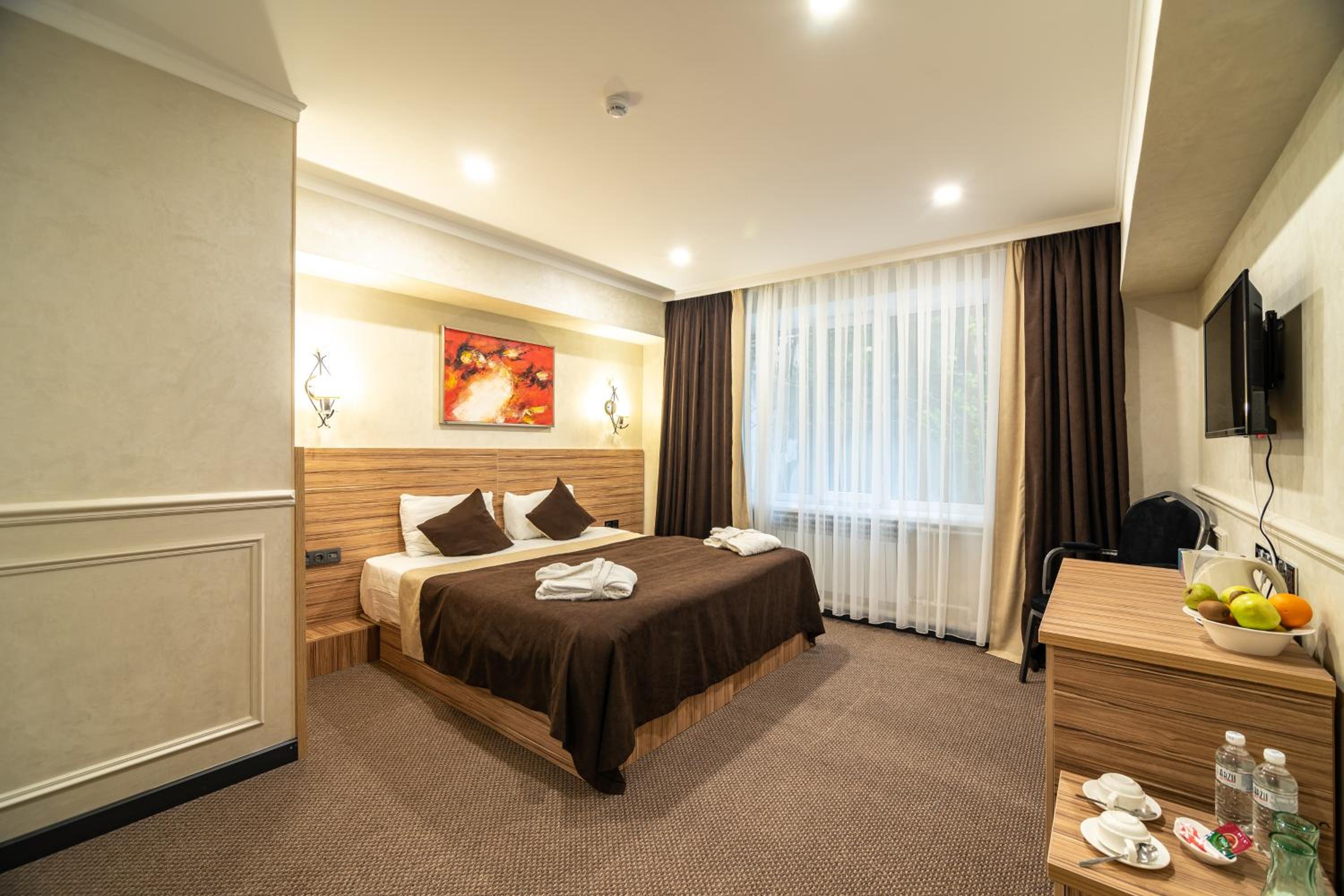 Deluxe Double or Twin Room - Photo 8