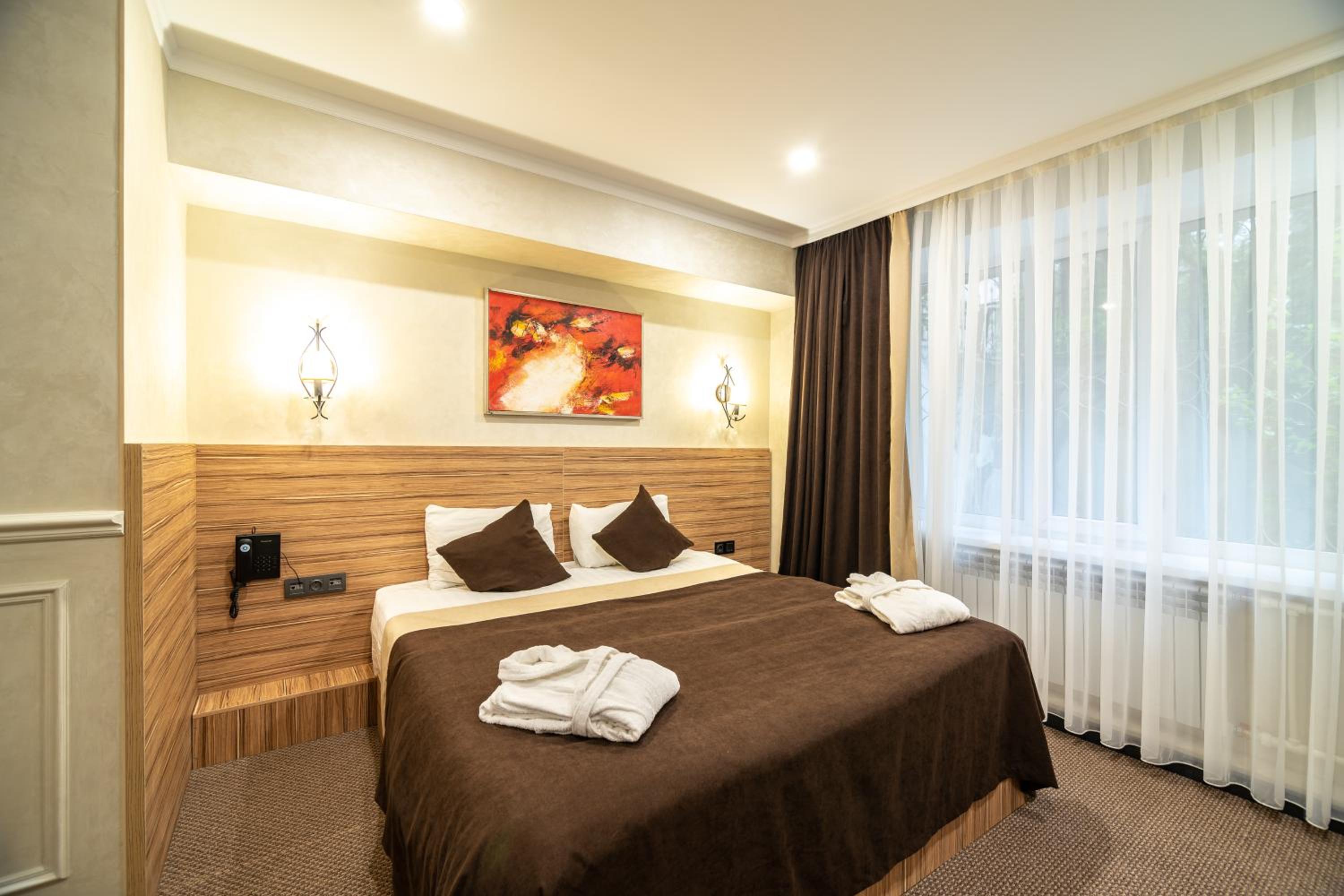 Deluxe Double or Twin Room - Photo 1