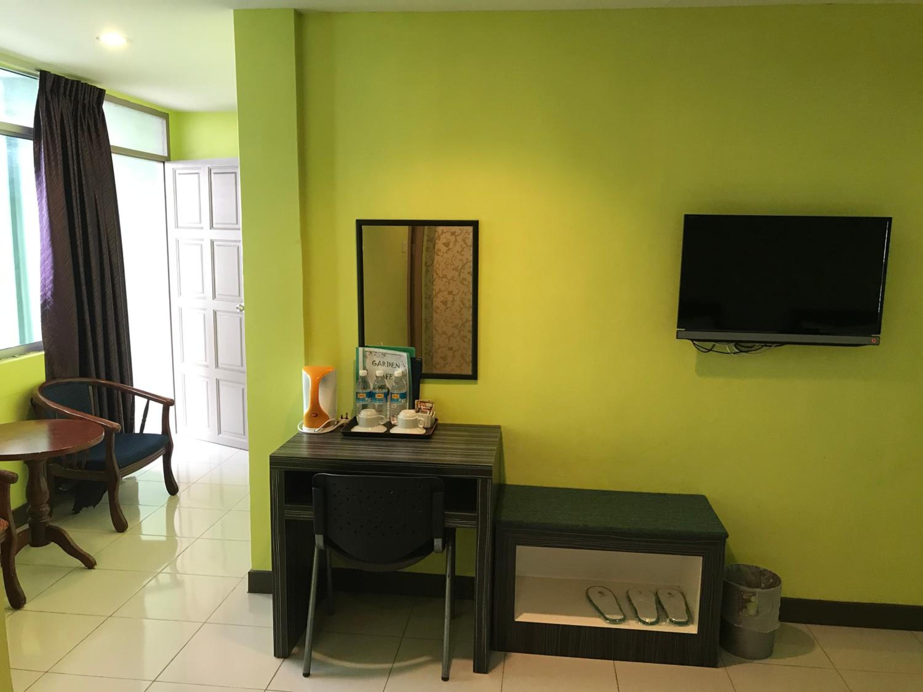 Family Room photo 2