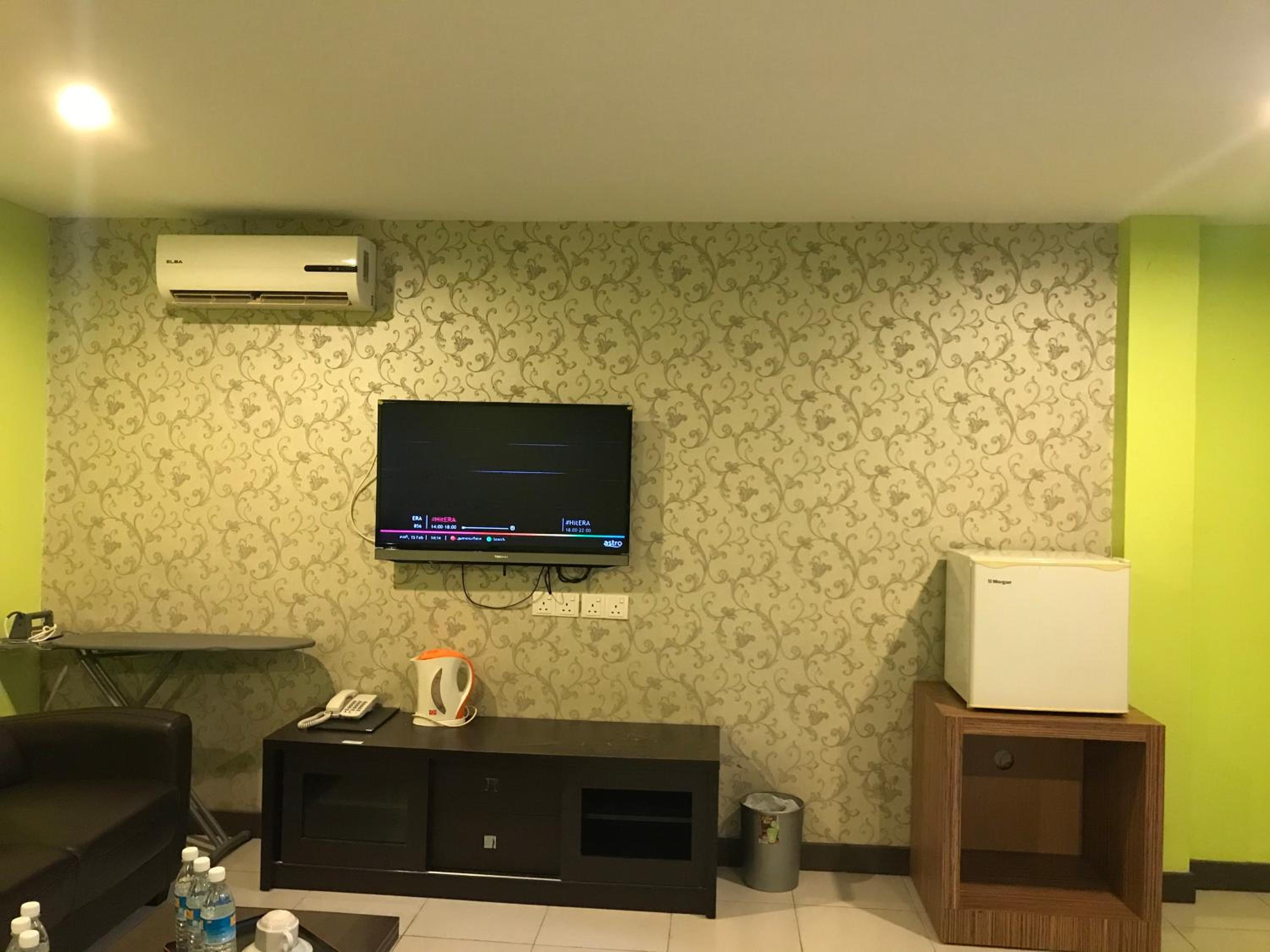 Apartment photo 2