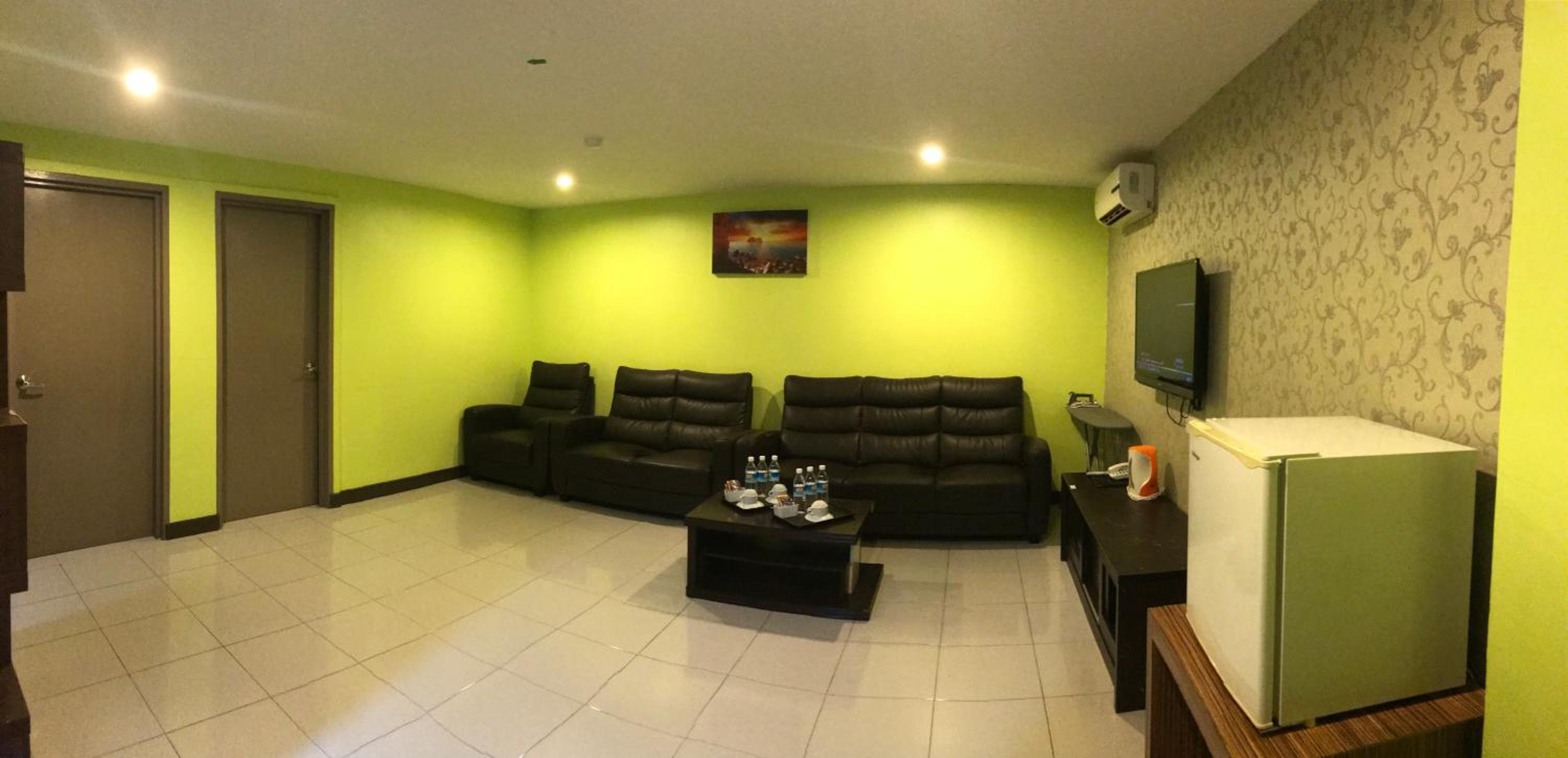 Apartment photo 1