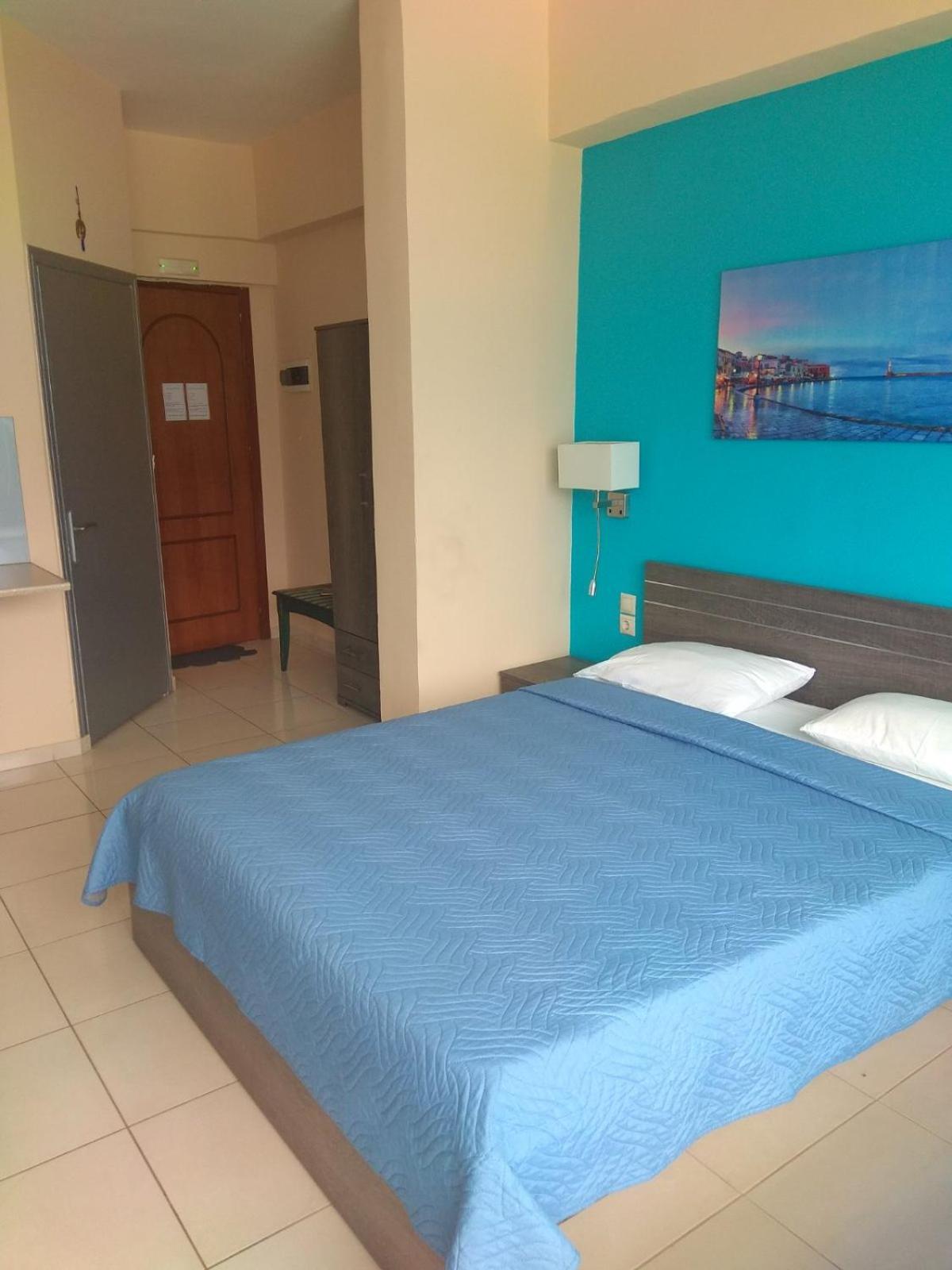 Studio with Terrace and Sea View (2 Adults)