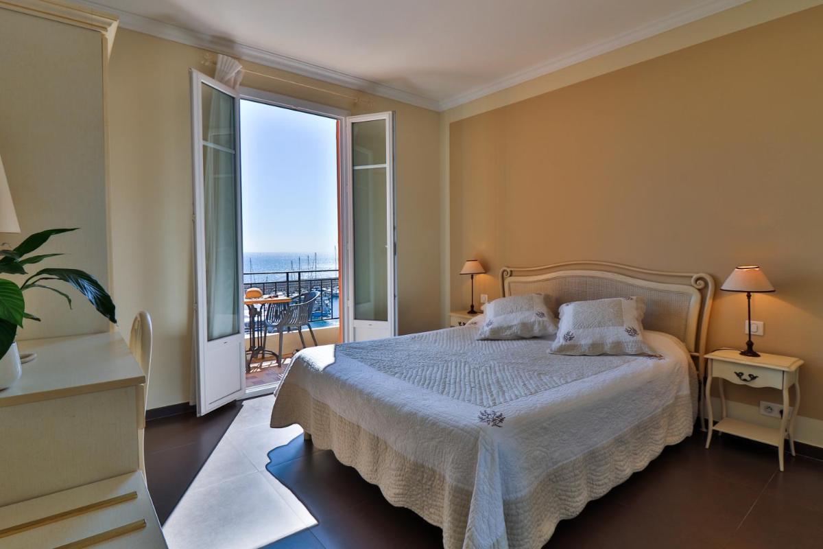 Double Room with Sea View and Balcony photo 3