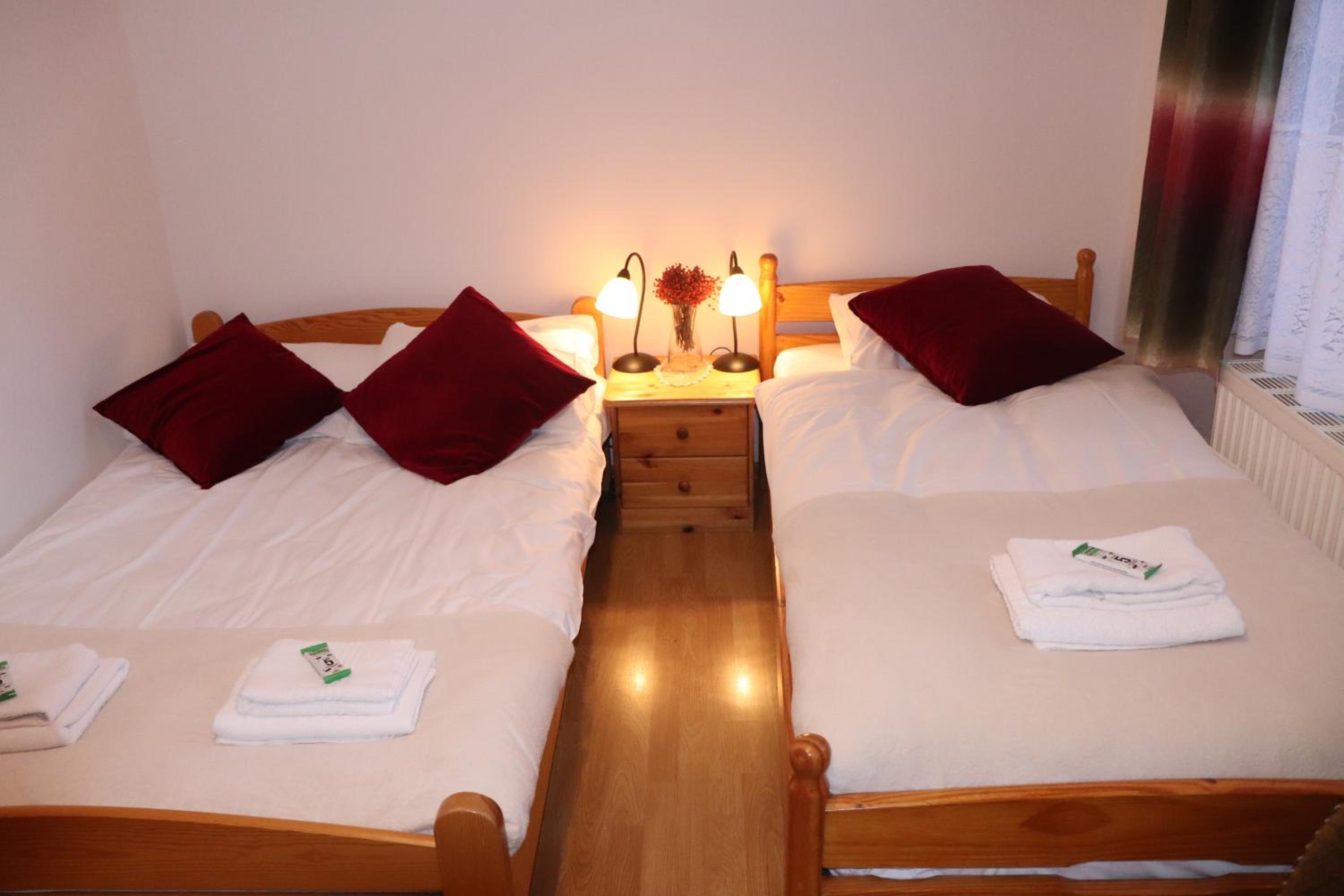 Triple Room - Photo 17