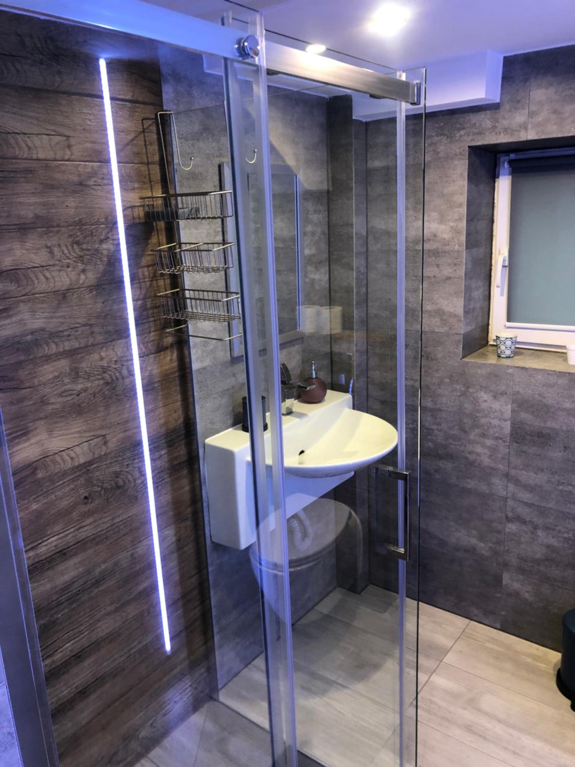 One-Bedroom Apartment - Photo 12