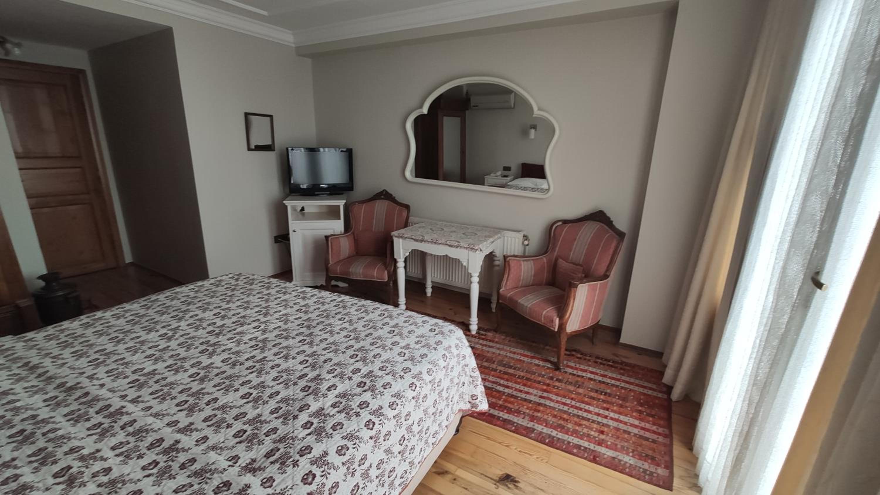 Deluxe Double Room with Balcony and Sea View photo 3