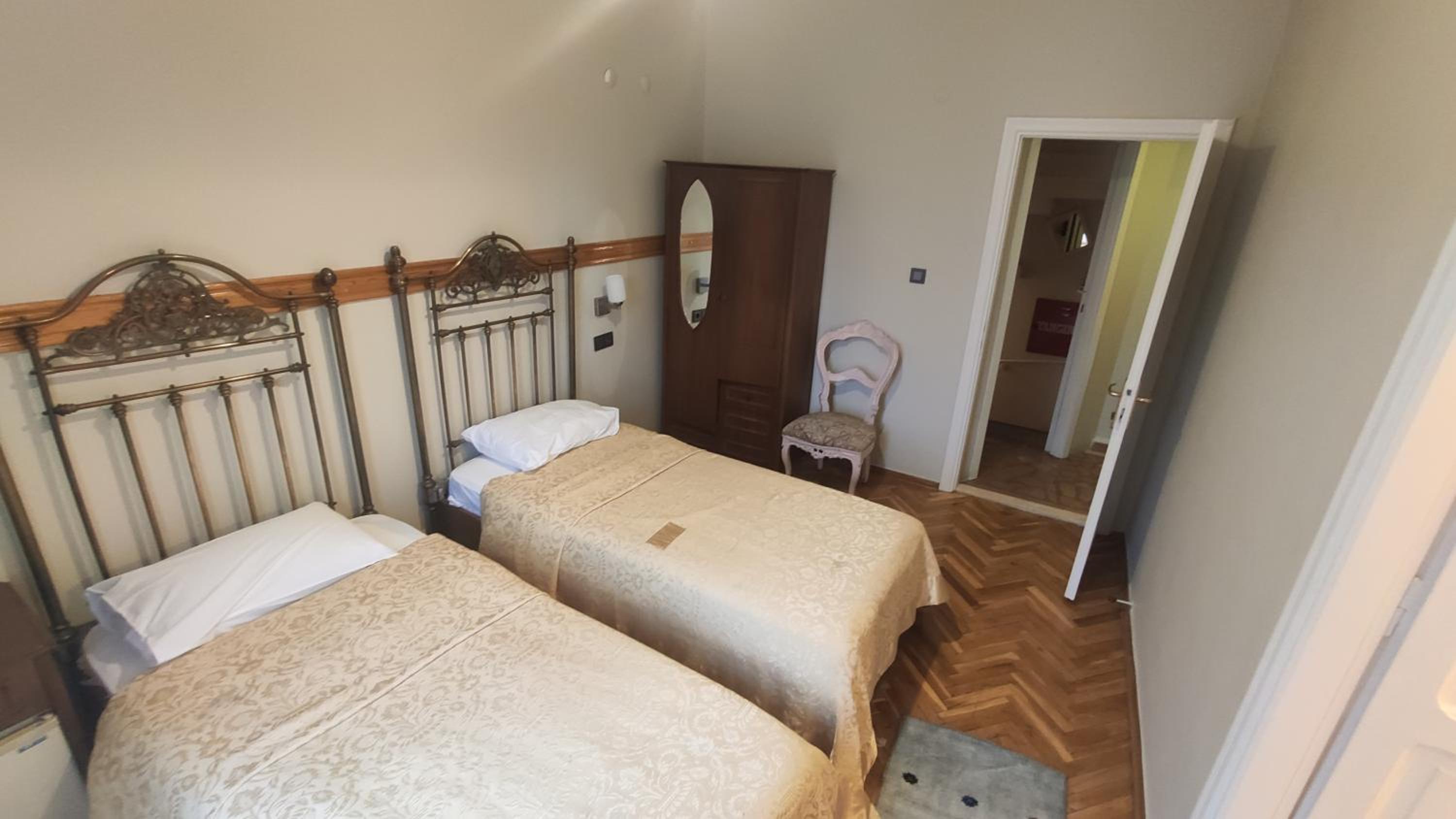 Single Room photo 3