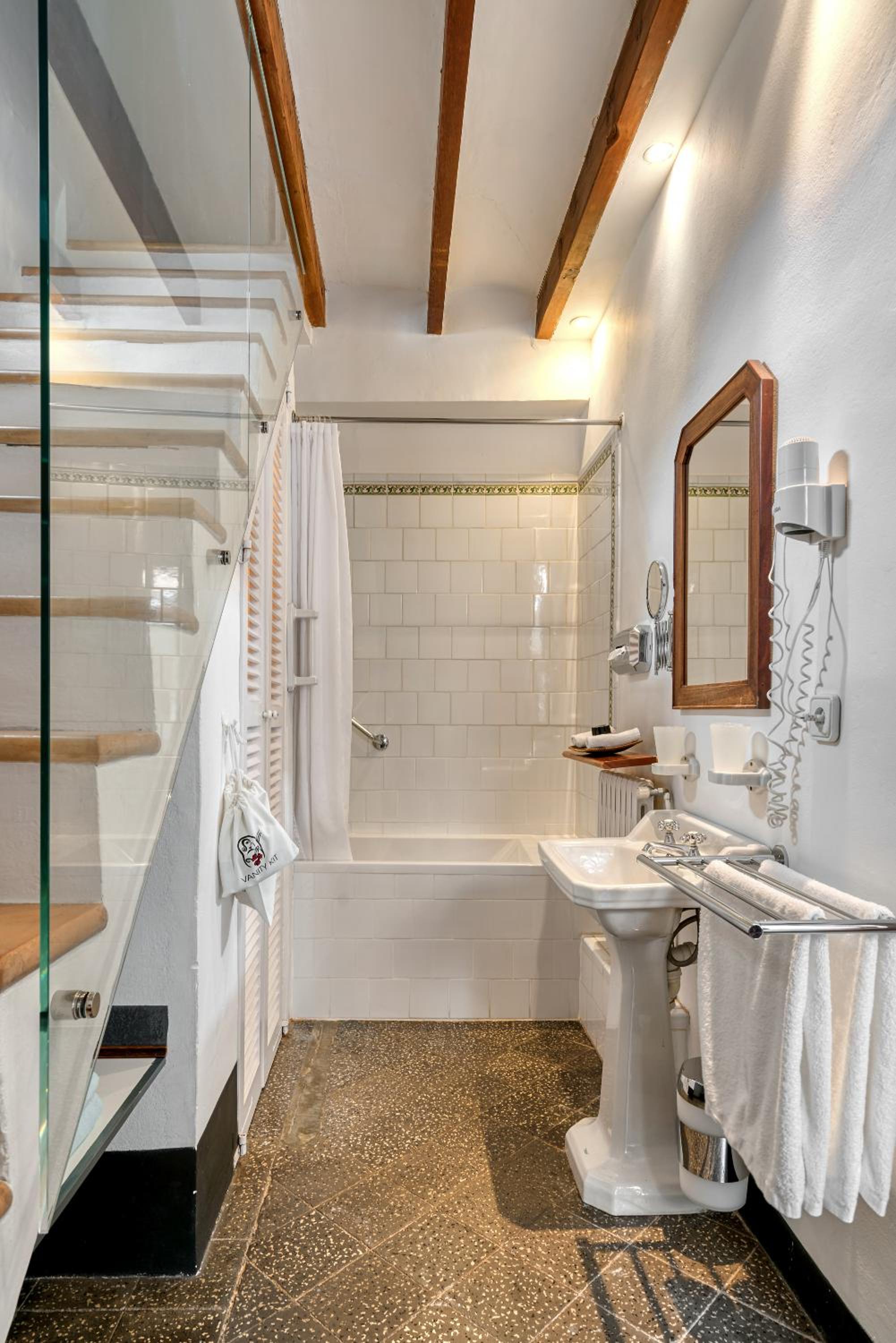 Suite familiar (2 adultos + 2 niños)