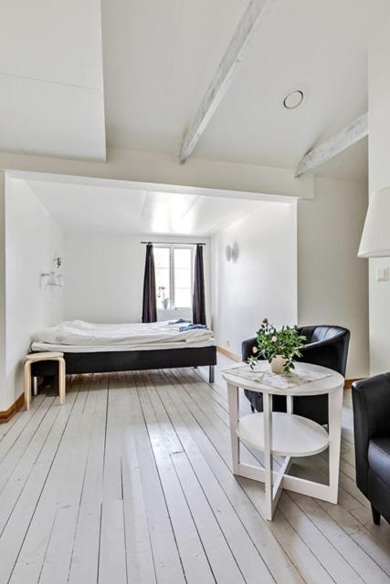 Quadruple Room with Private Bathroom - Photo 1