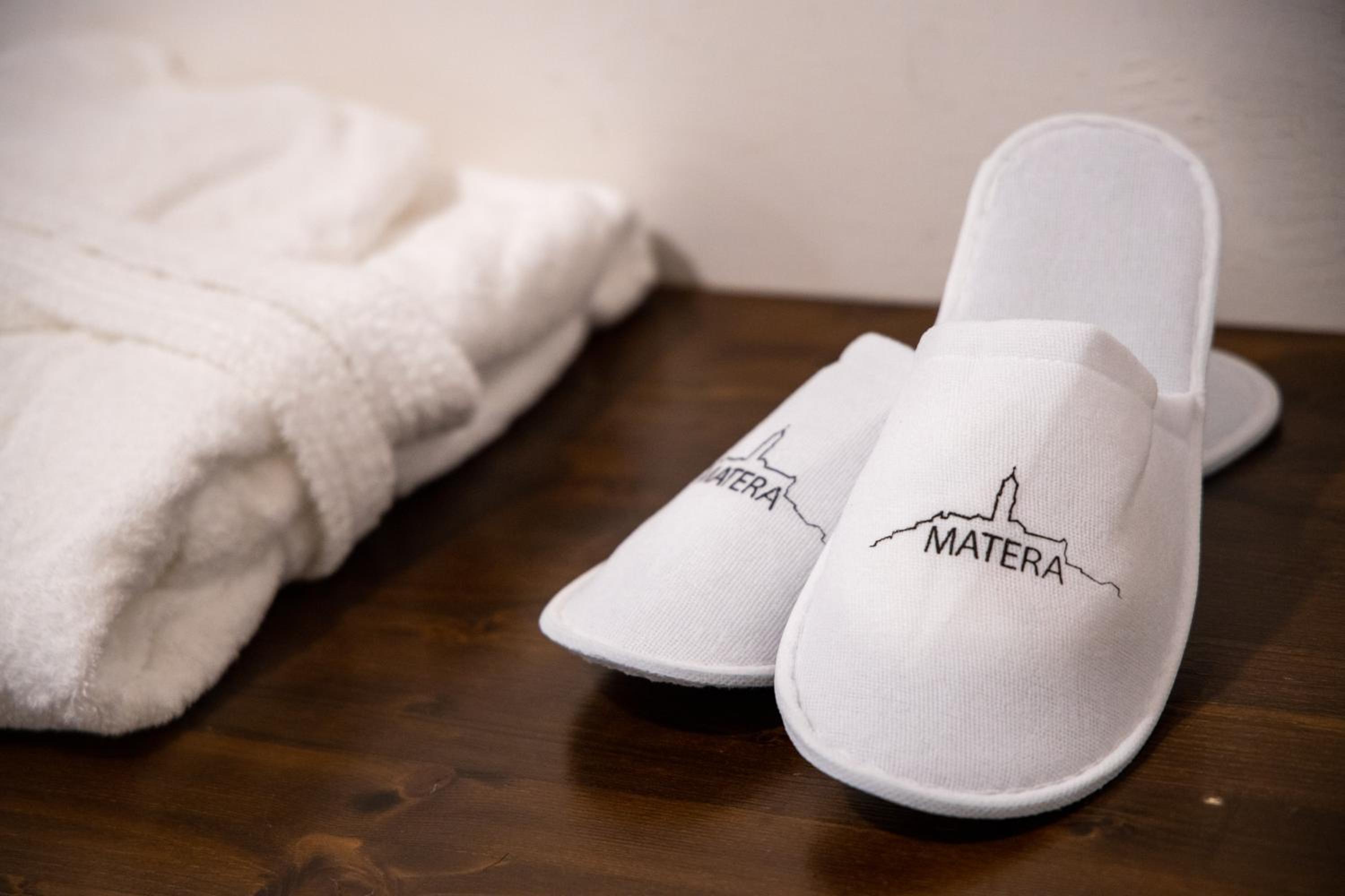 Suite (4 Adults) - Photo 19