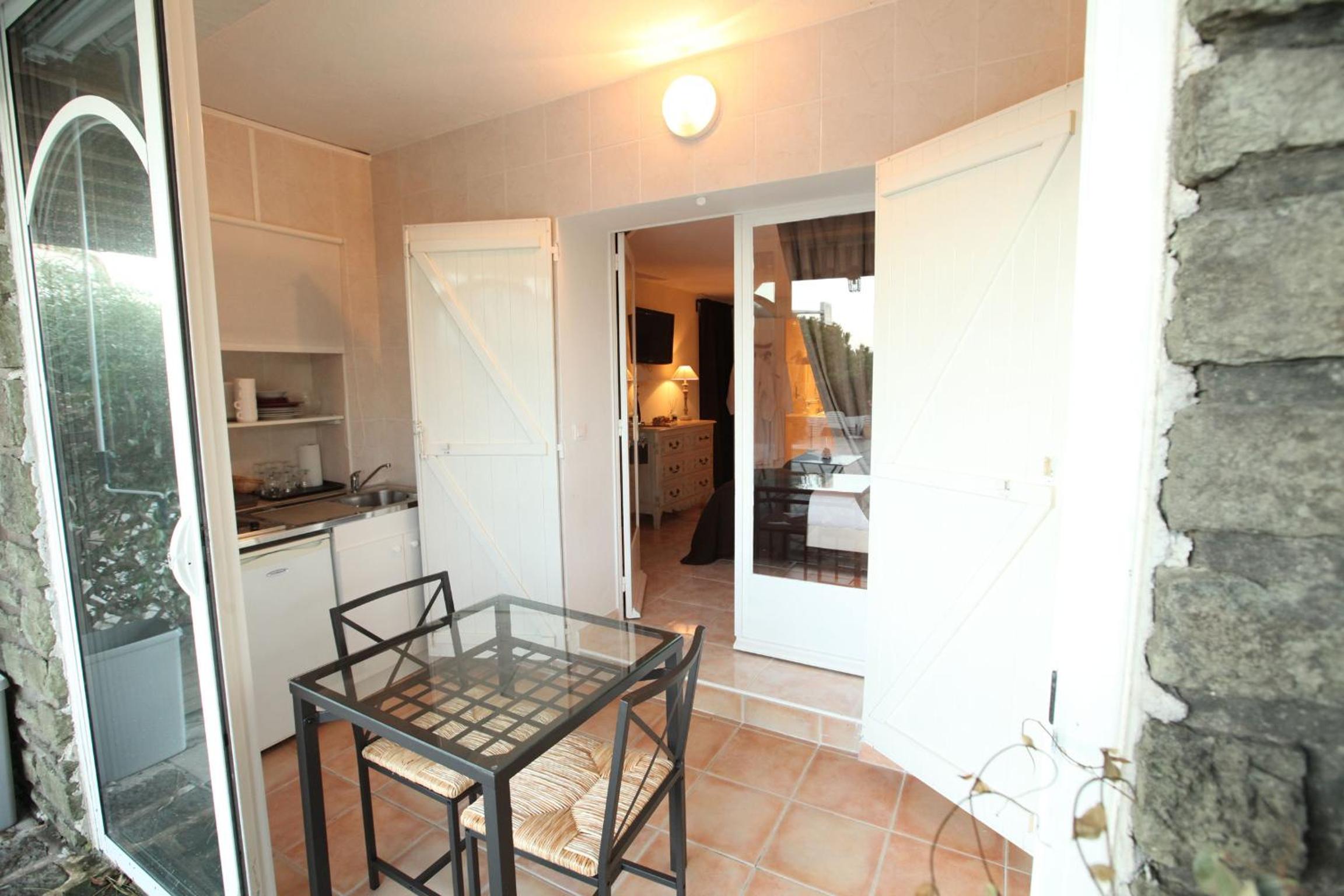 Studio with Terrace photo 2