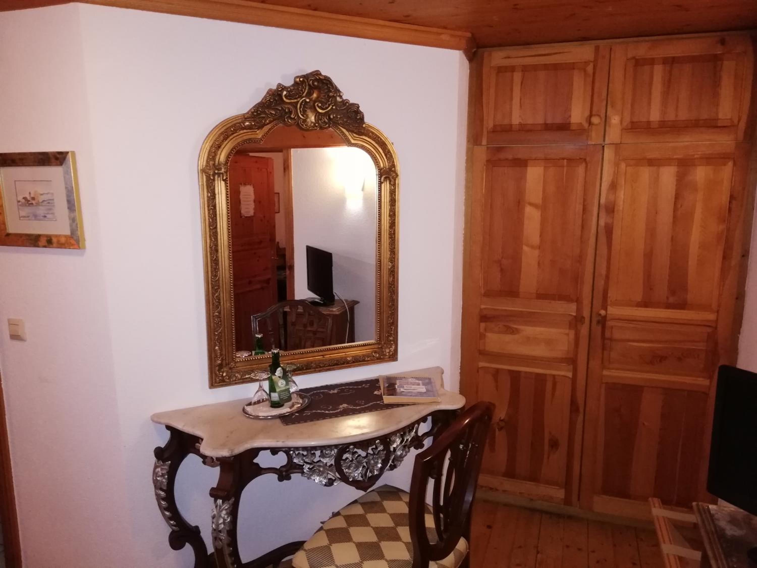 Double Room - Photo 2
