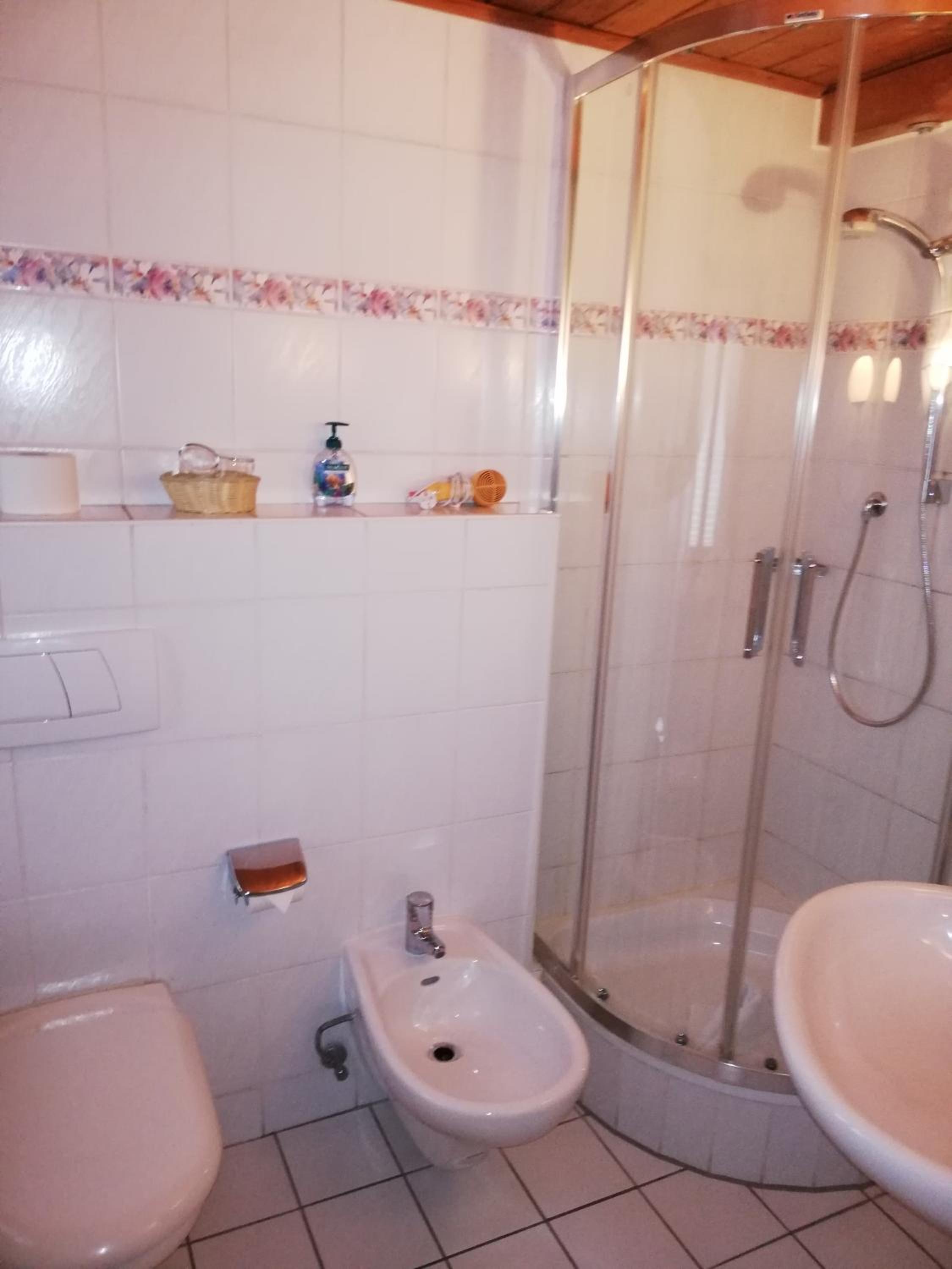 Double Room - Photo 11