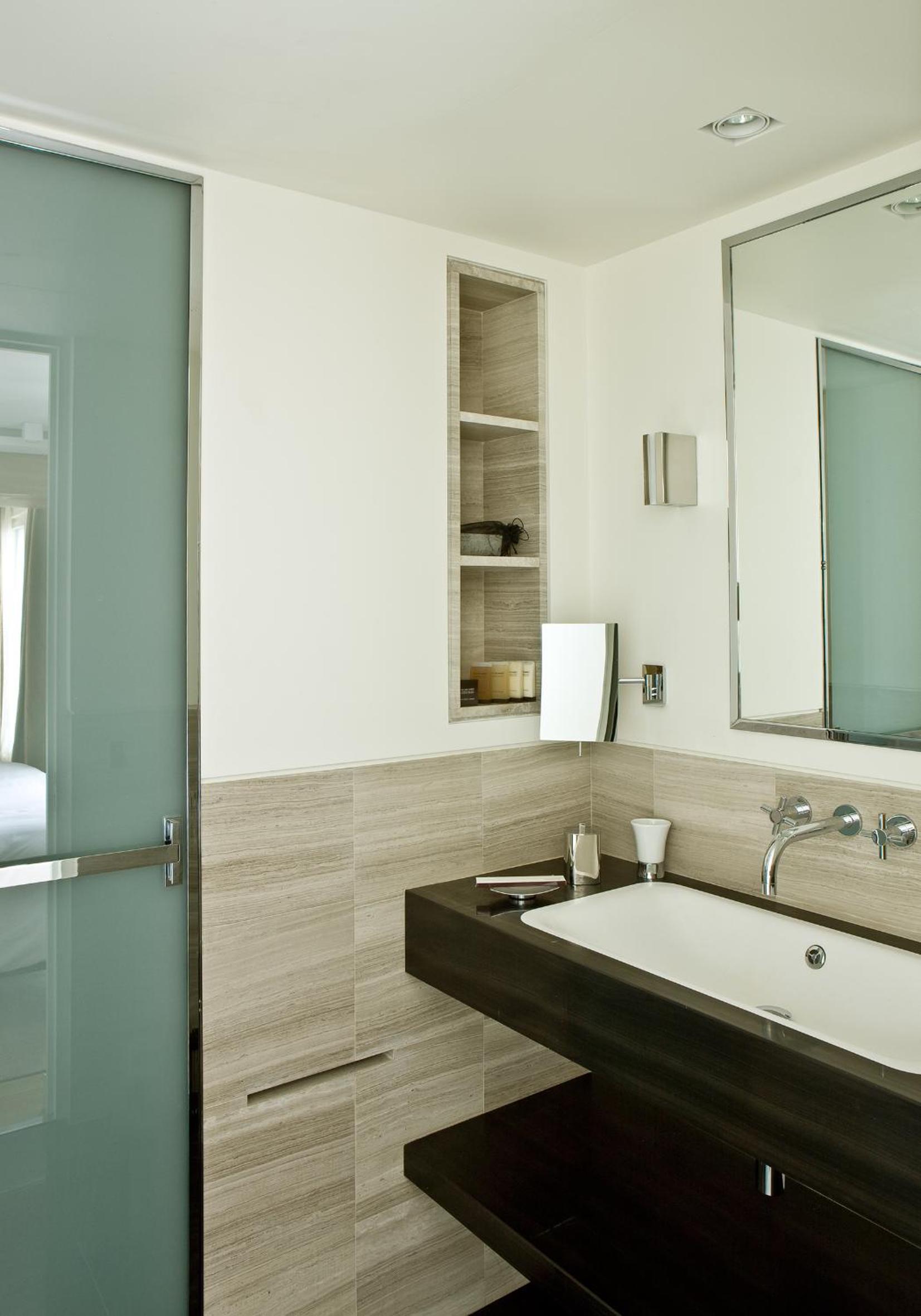 Premier Double or Twin Room photo 3