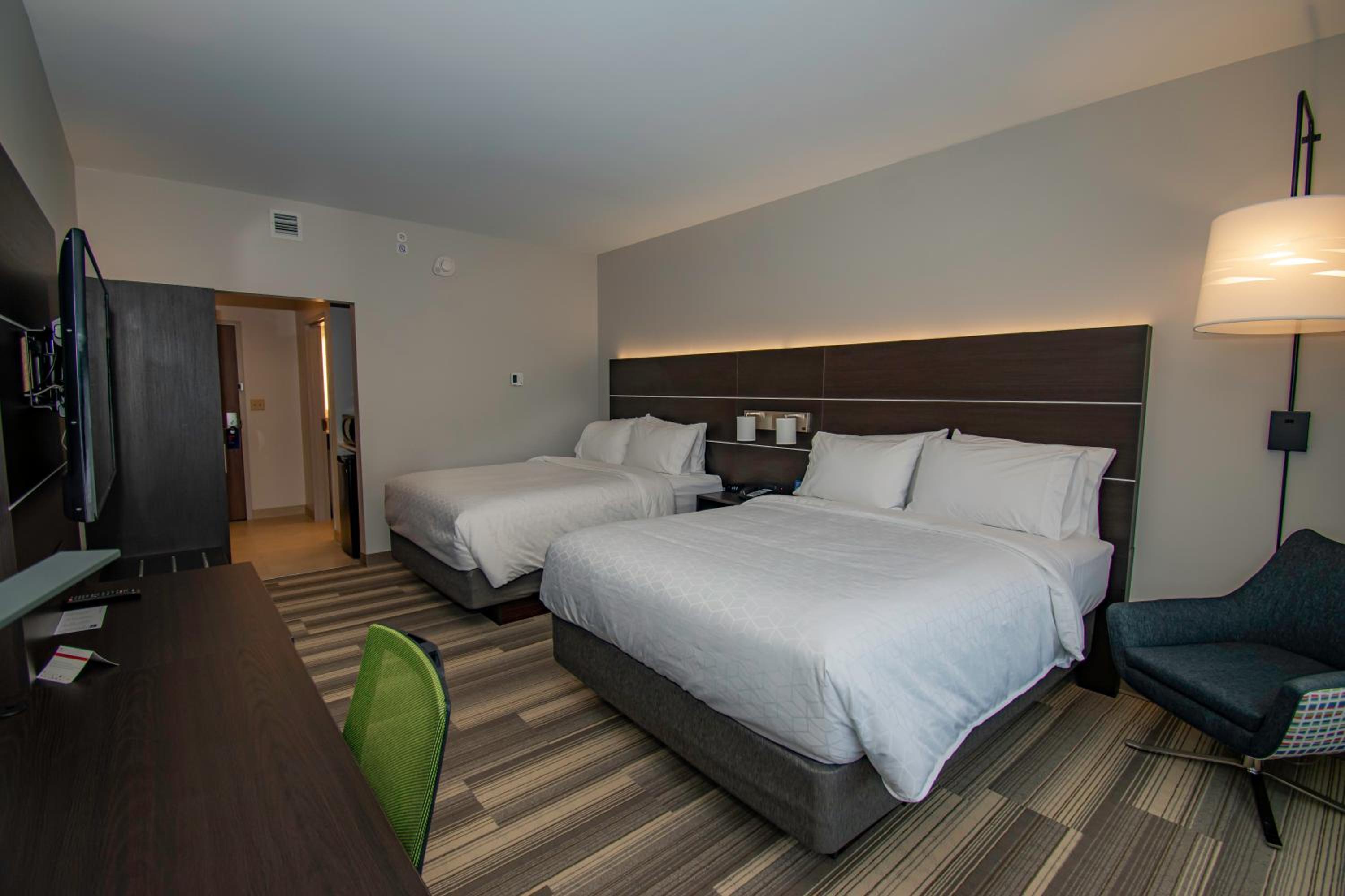 Standard Room with Two Queen Beds