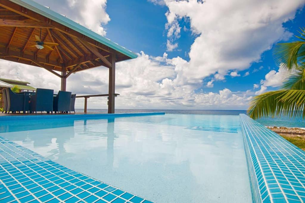 Three-Bedroom Villa photo 1
