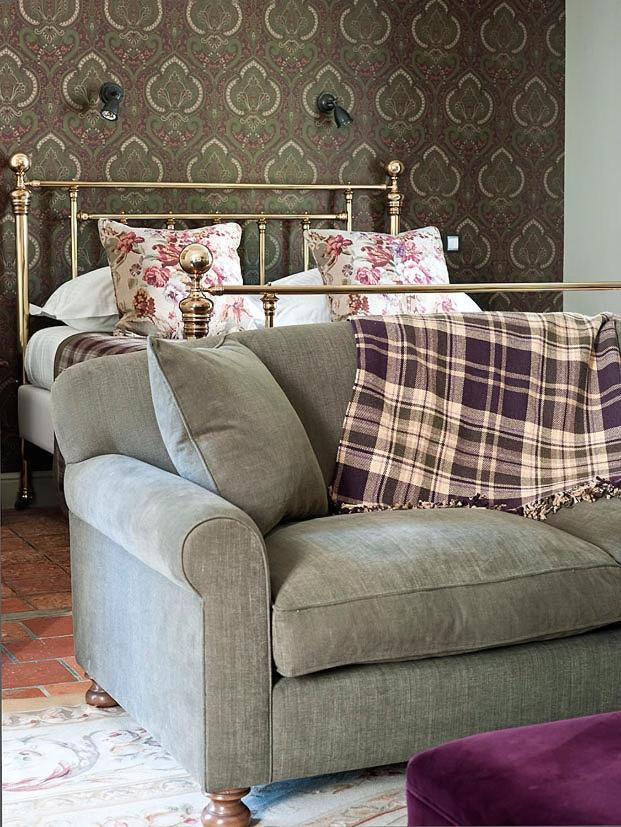 Deluxe Family Suite - Photo 1