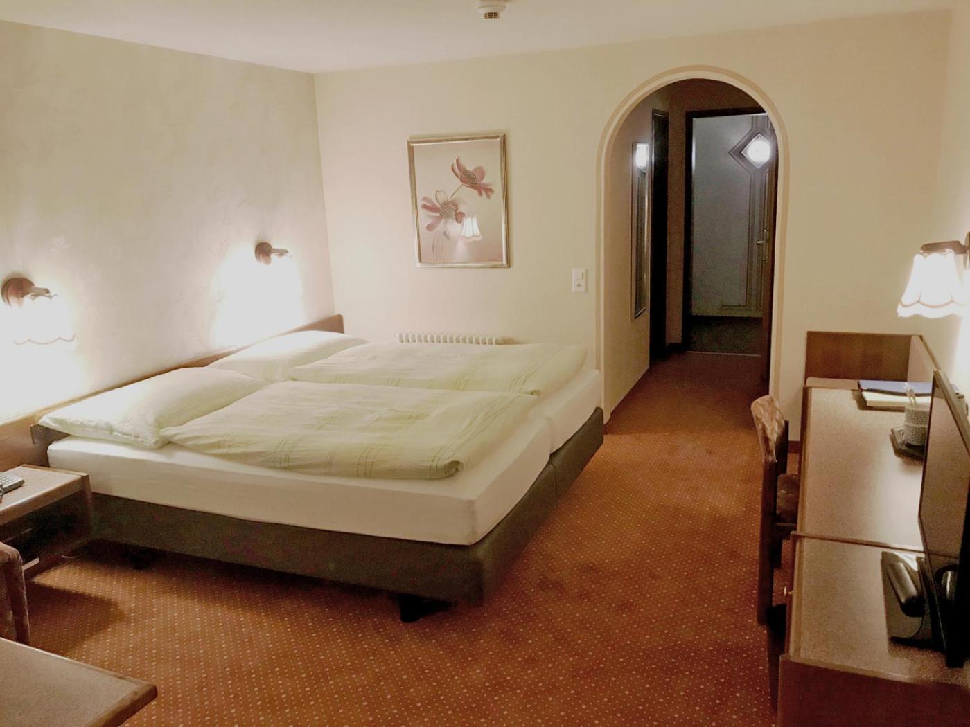 Double Room with Lake View - Photo 1