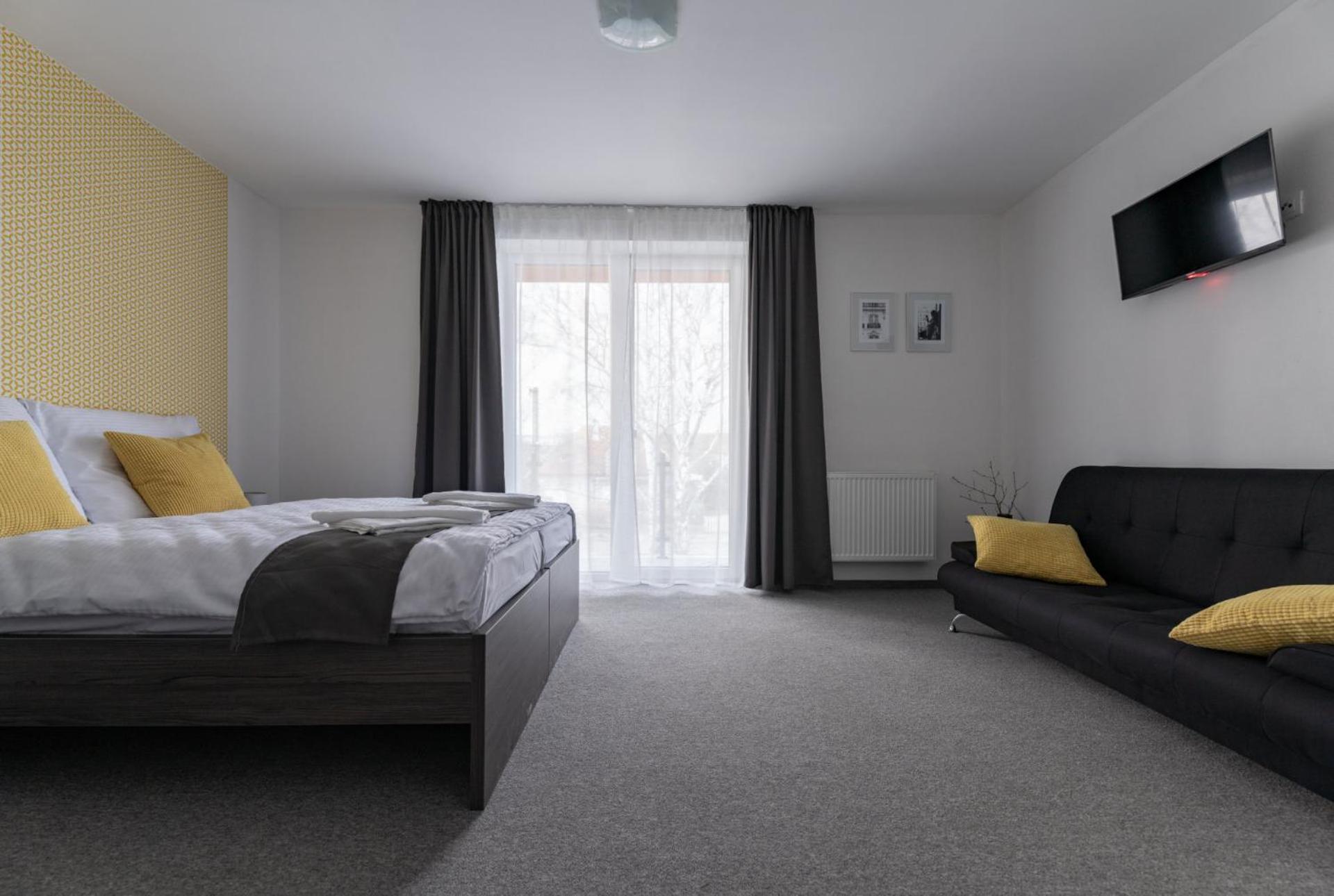 Deluxe Double or Twin Room with Balcony - Photo 6