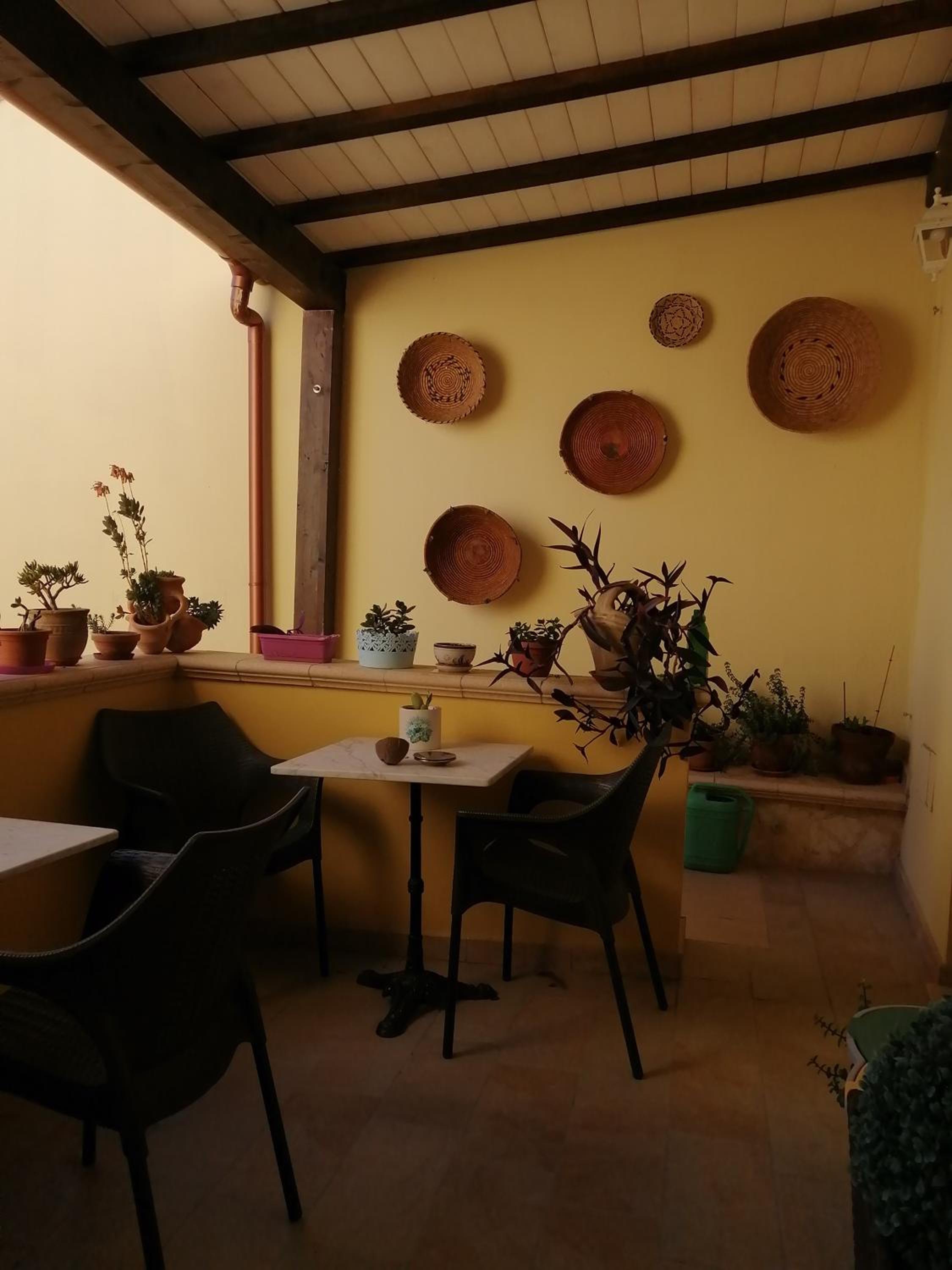 Deluxe Double Room (2 Adults + 1 Child) - Photo 6