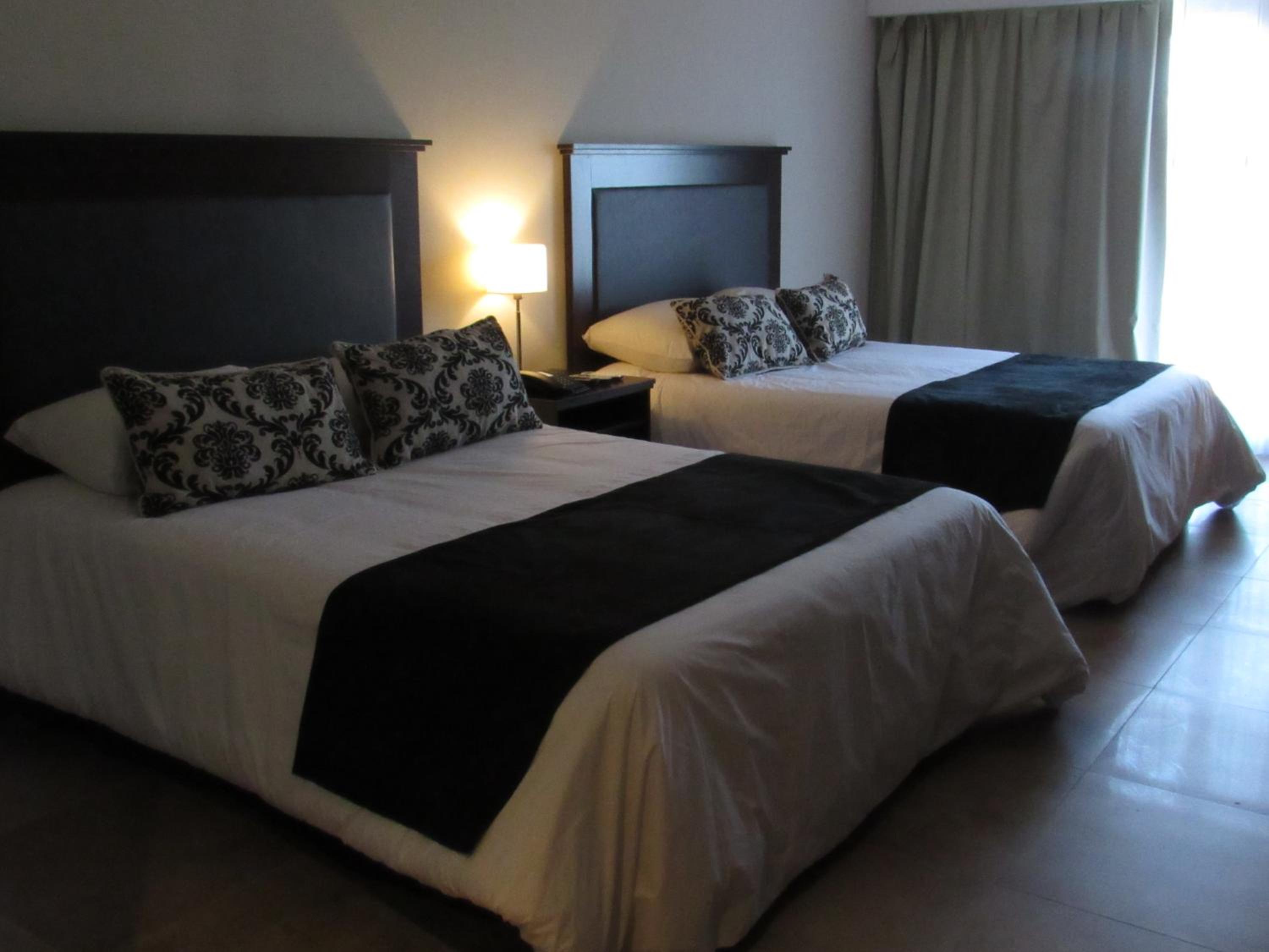 Double Suite with Two Double Beds - Non-Smoking photo 3