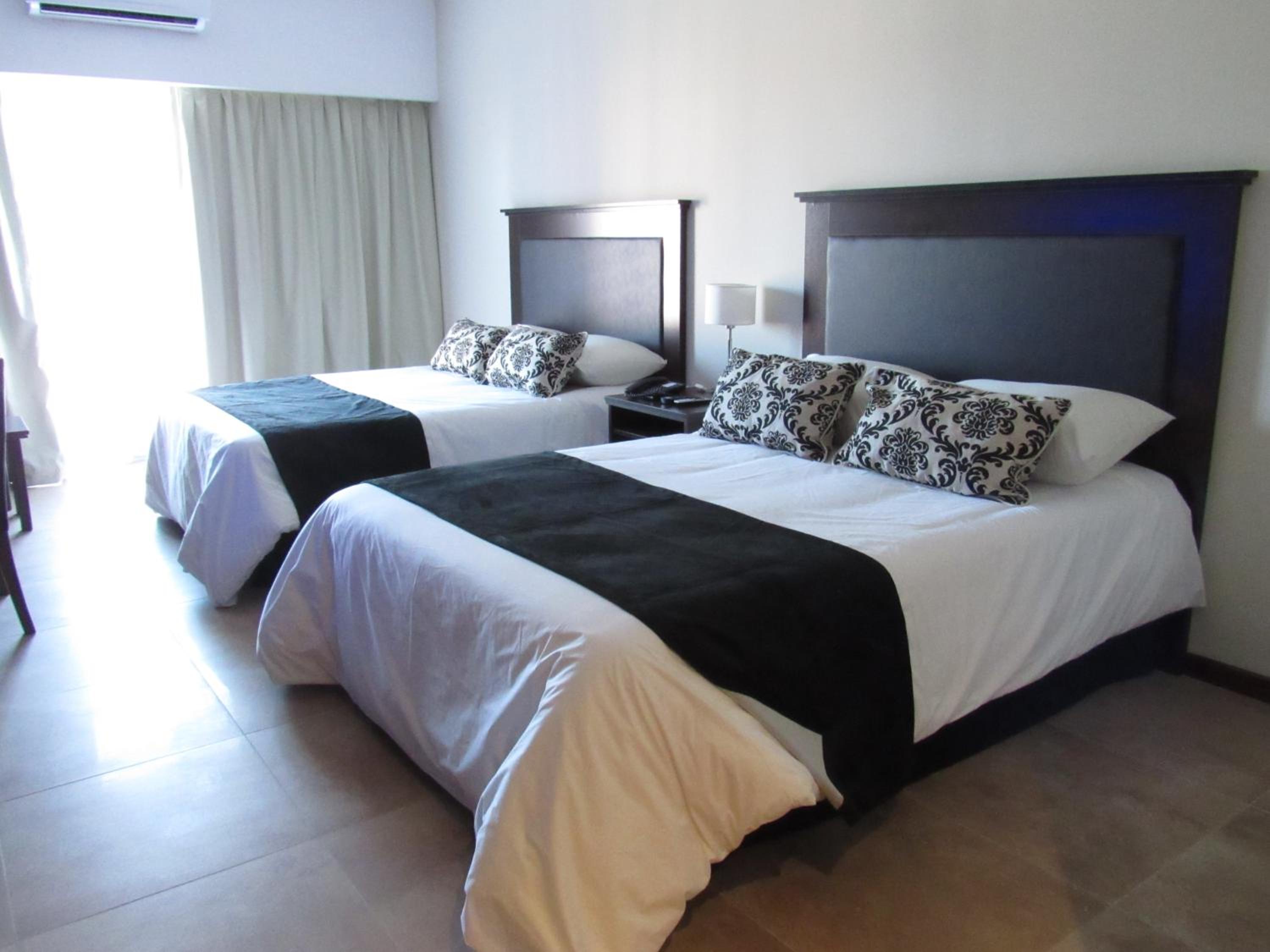 Double Suite with Two Double Beds - Non-Smoking