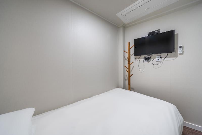 Single Room - Photo 2